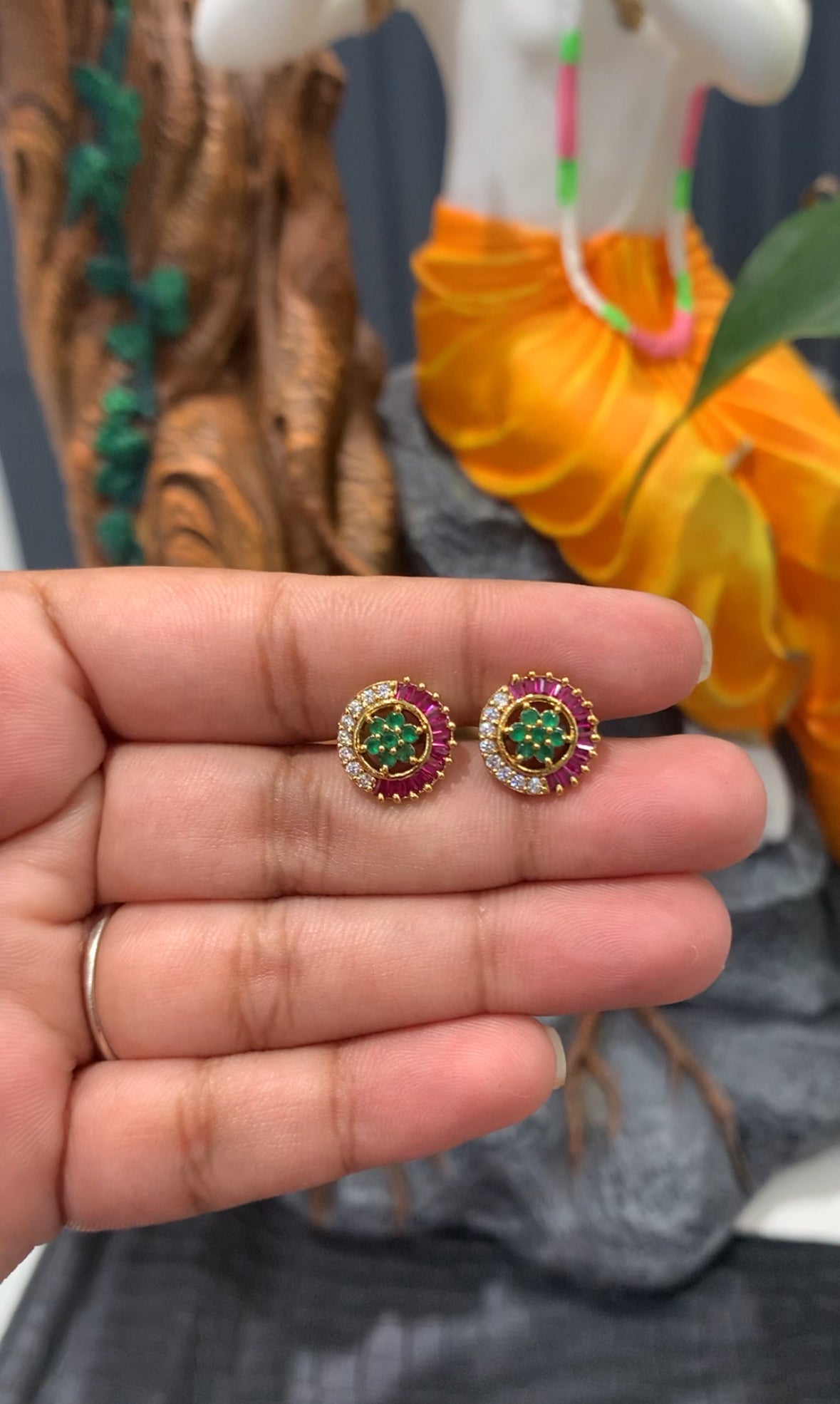 Beautiful Dailywear Premium studs with screw back