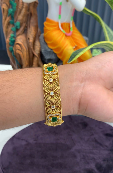 Beautiful openable bangle
