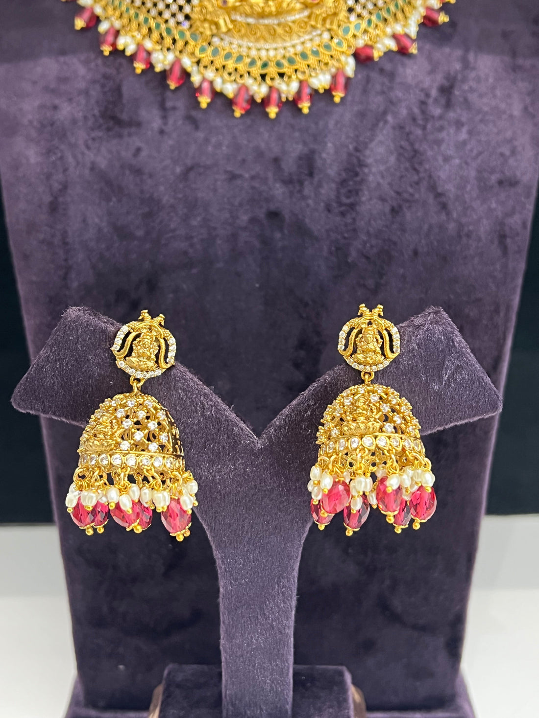 Traditional Chocker
