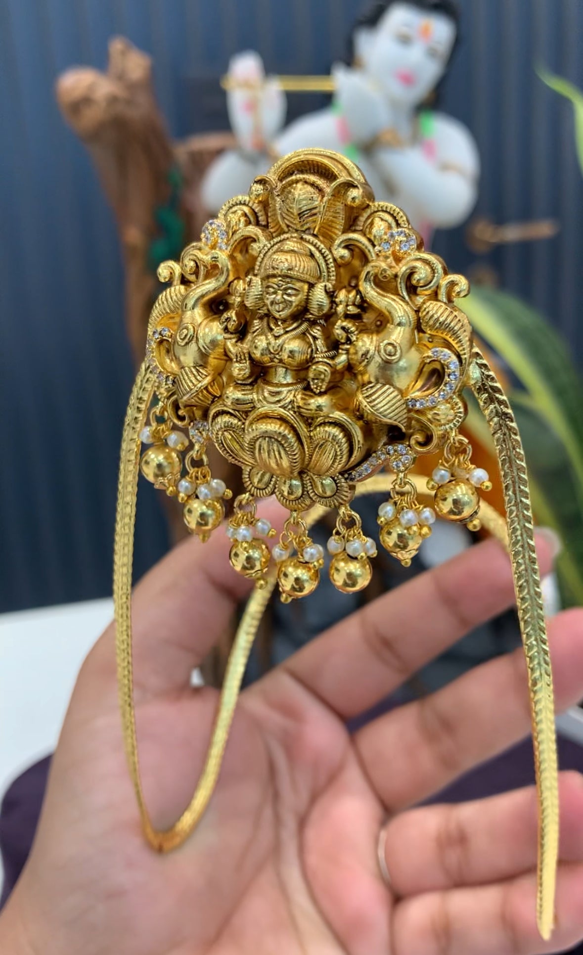Beautiful Medium Size Vanki