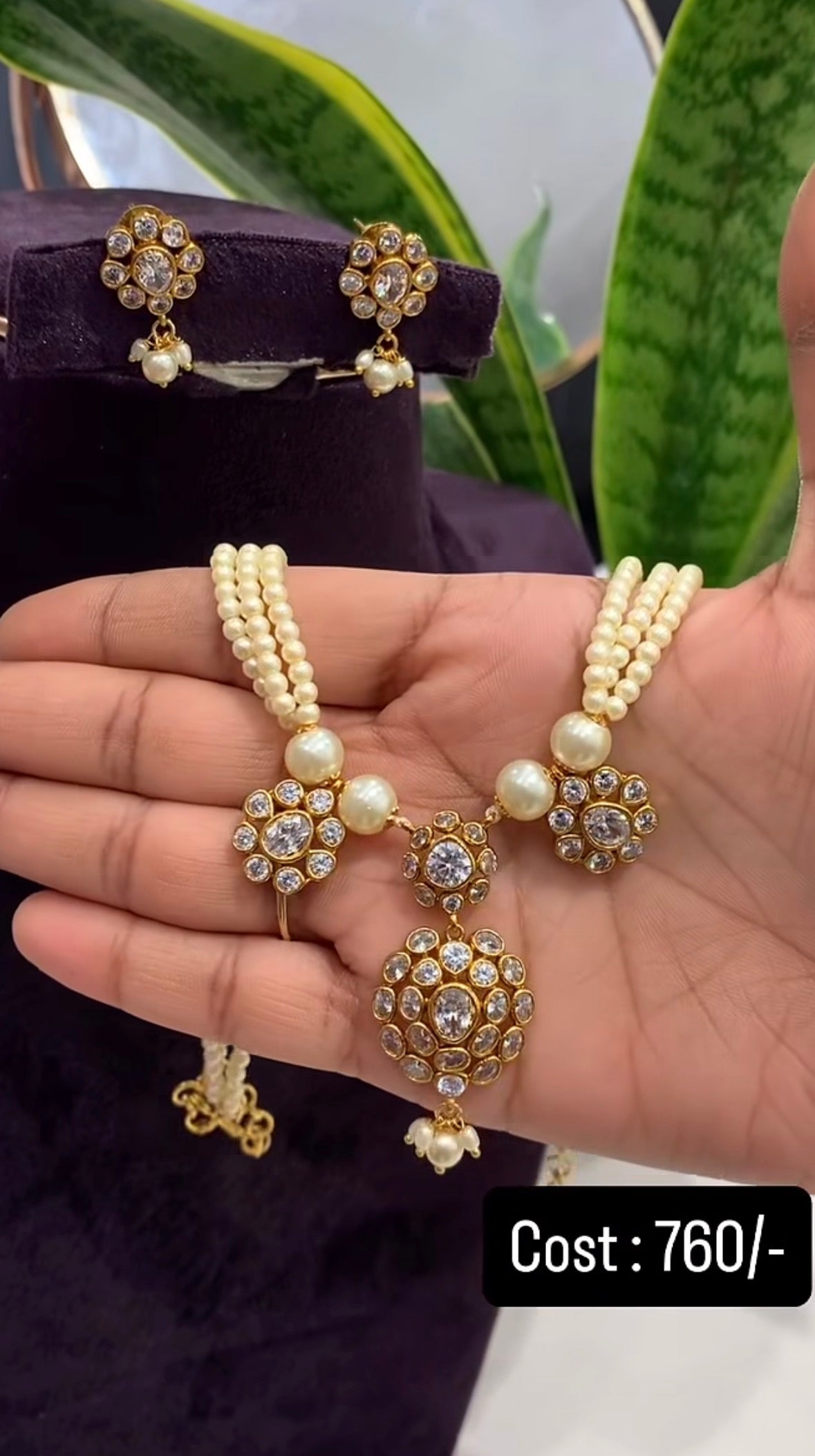 Beautiful Pearl Chocker Set