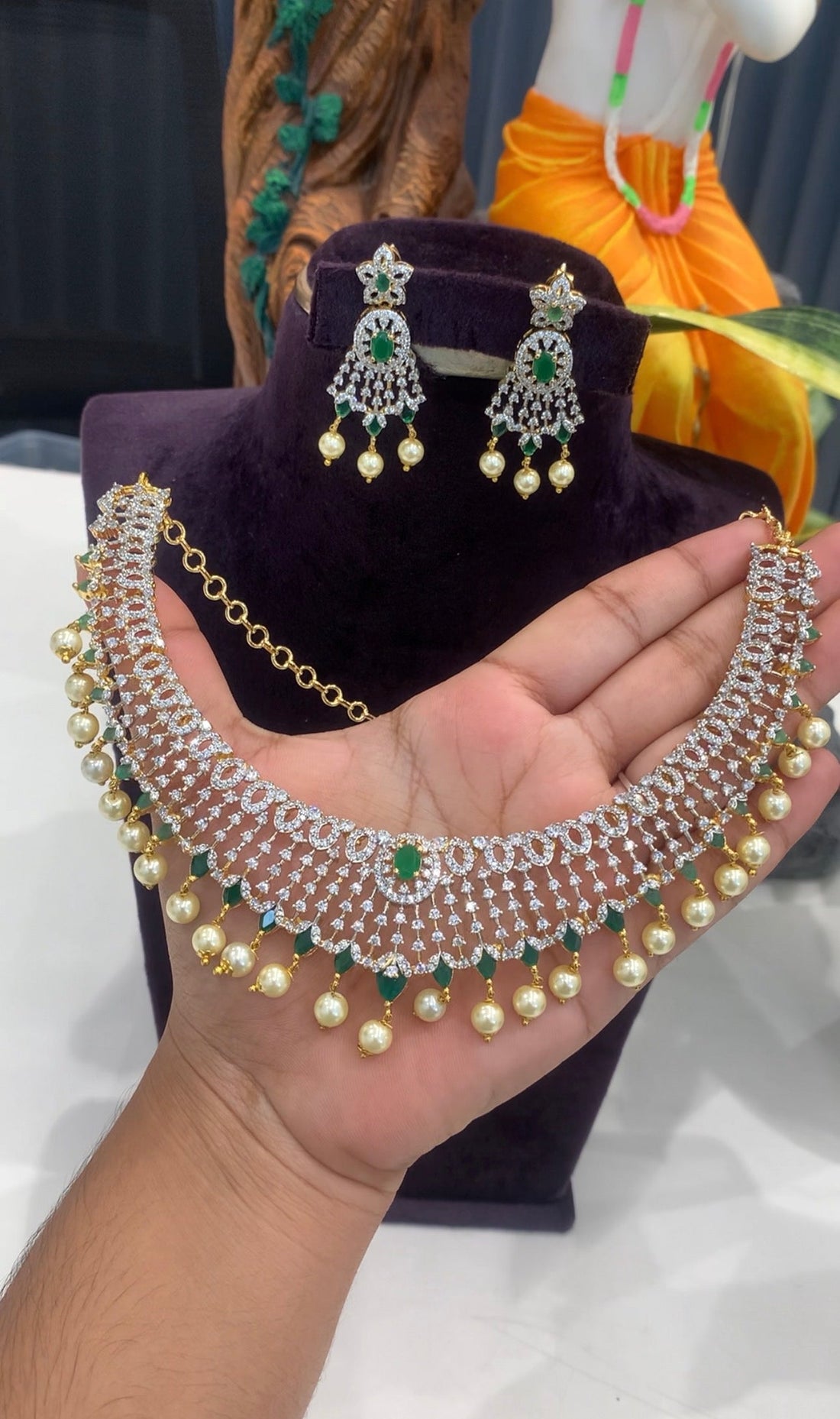 Beautiful GJ  Chocker set