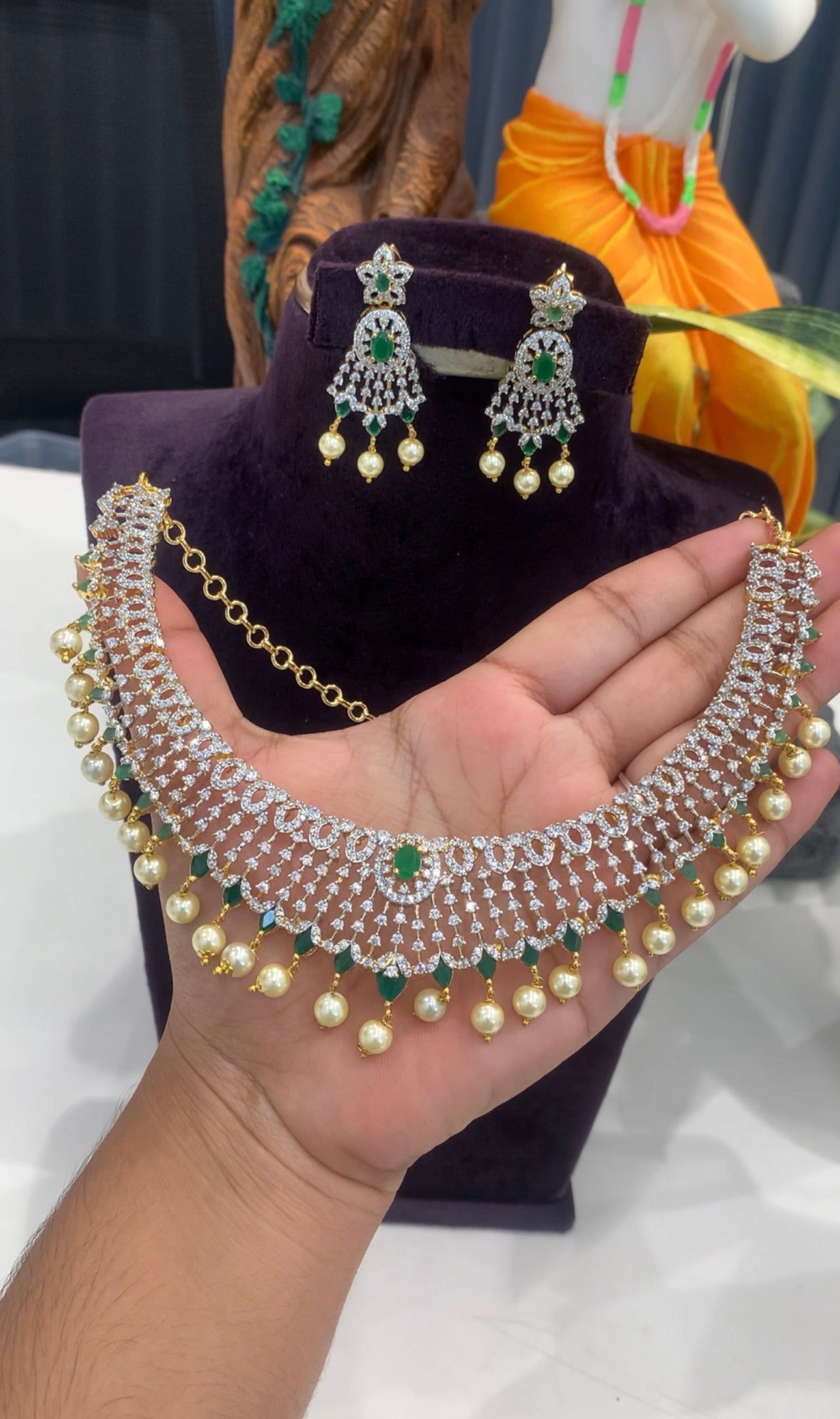 Beautiful GJ  Chocker set