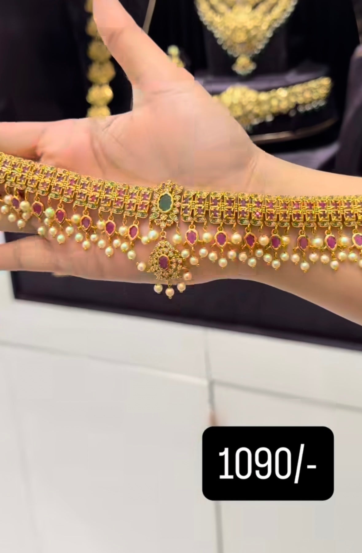 Beautiful Chocker