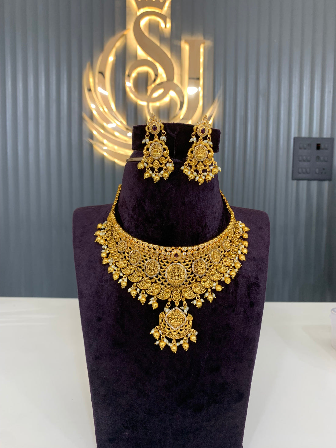 Beautiful Chocker set