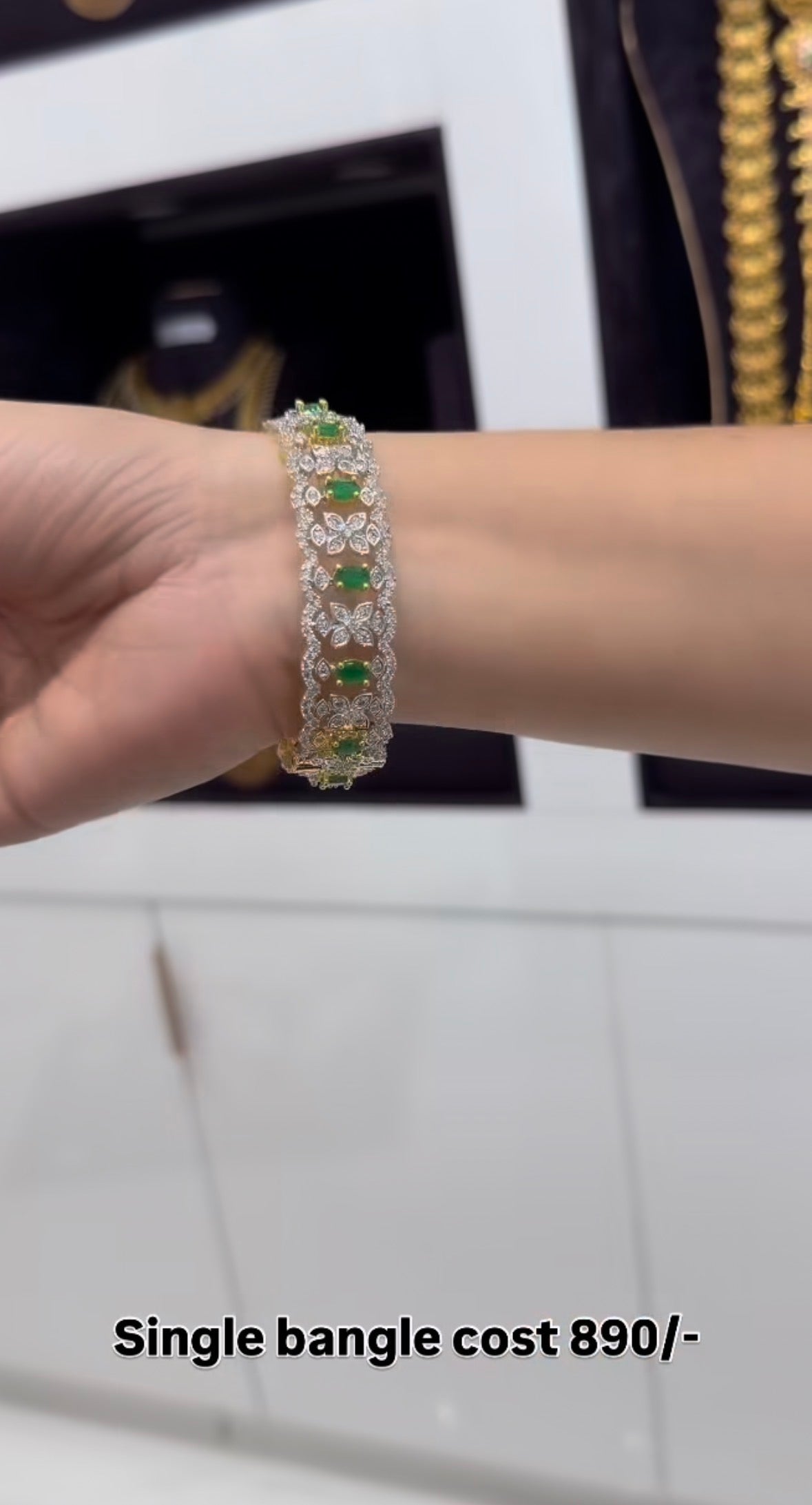 Beautiful GJ polish openable bangle (single)free size