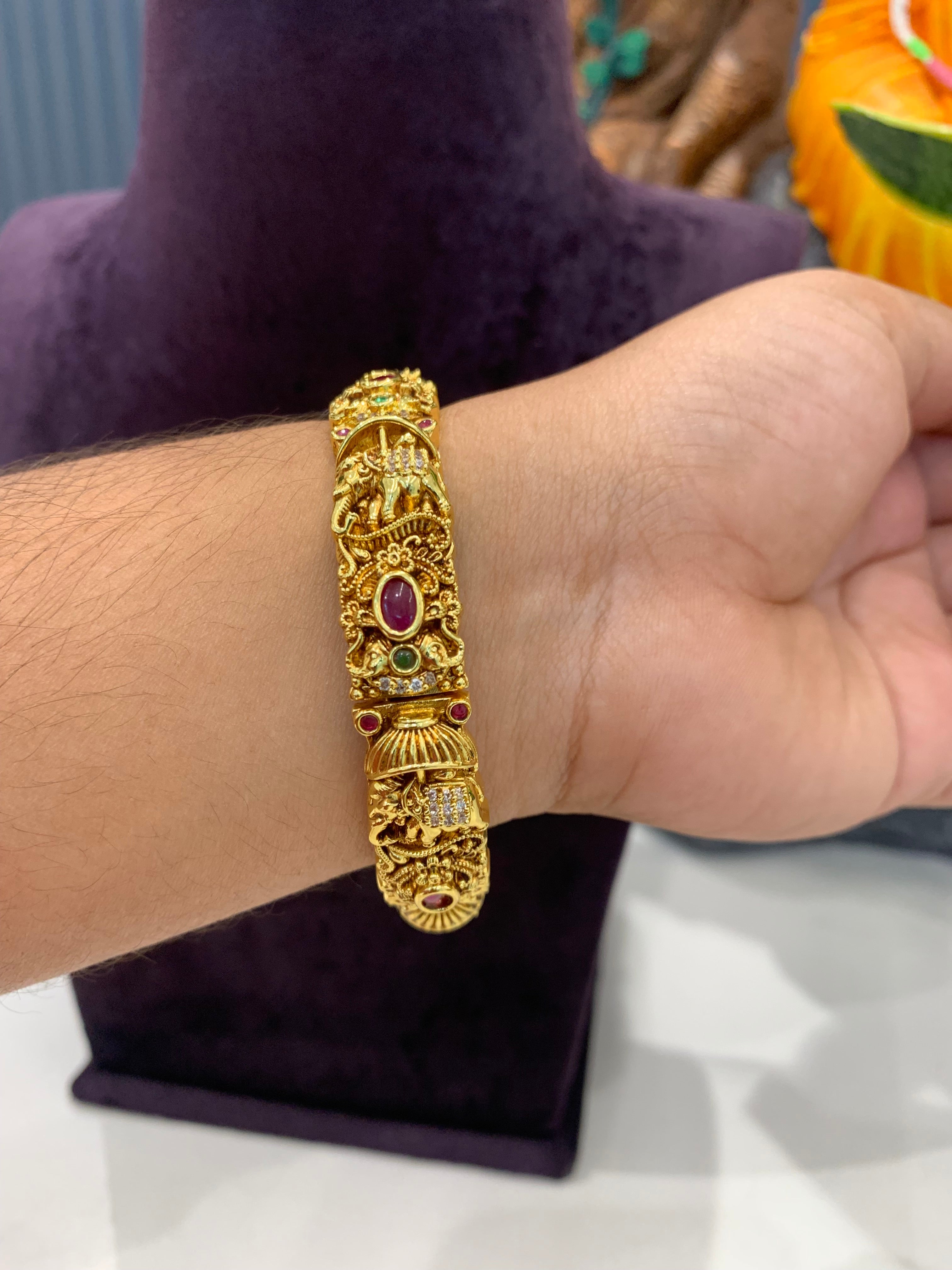 Beautiful single openable bangle