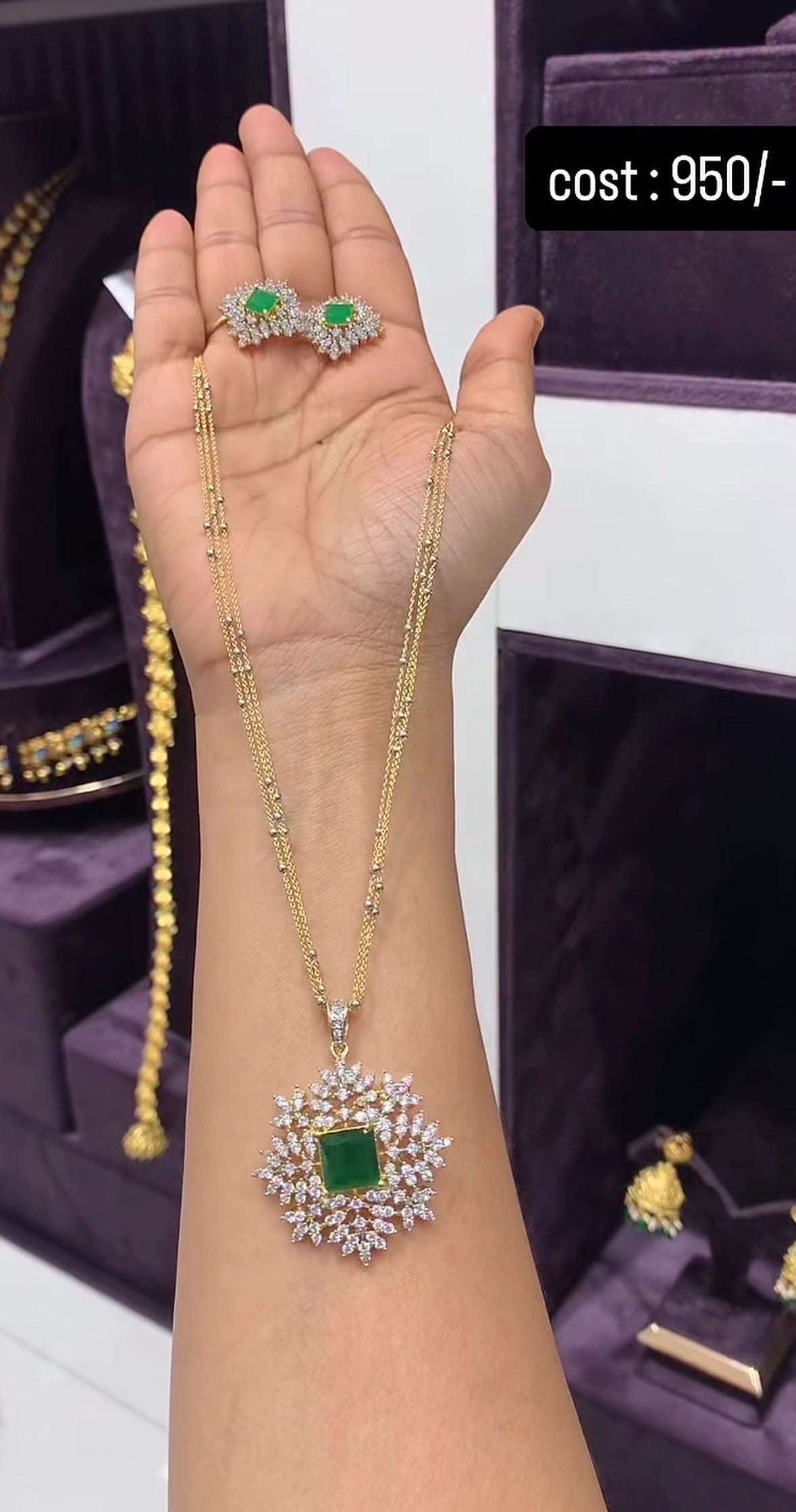 Beautiful Pendent with simple chain