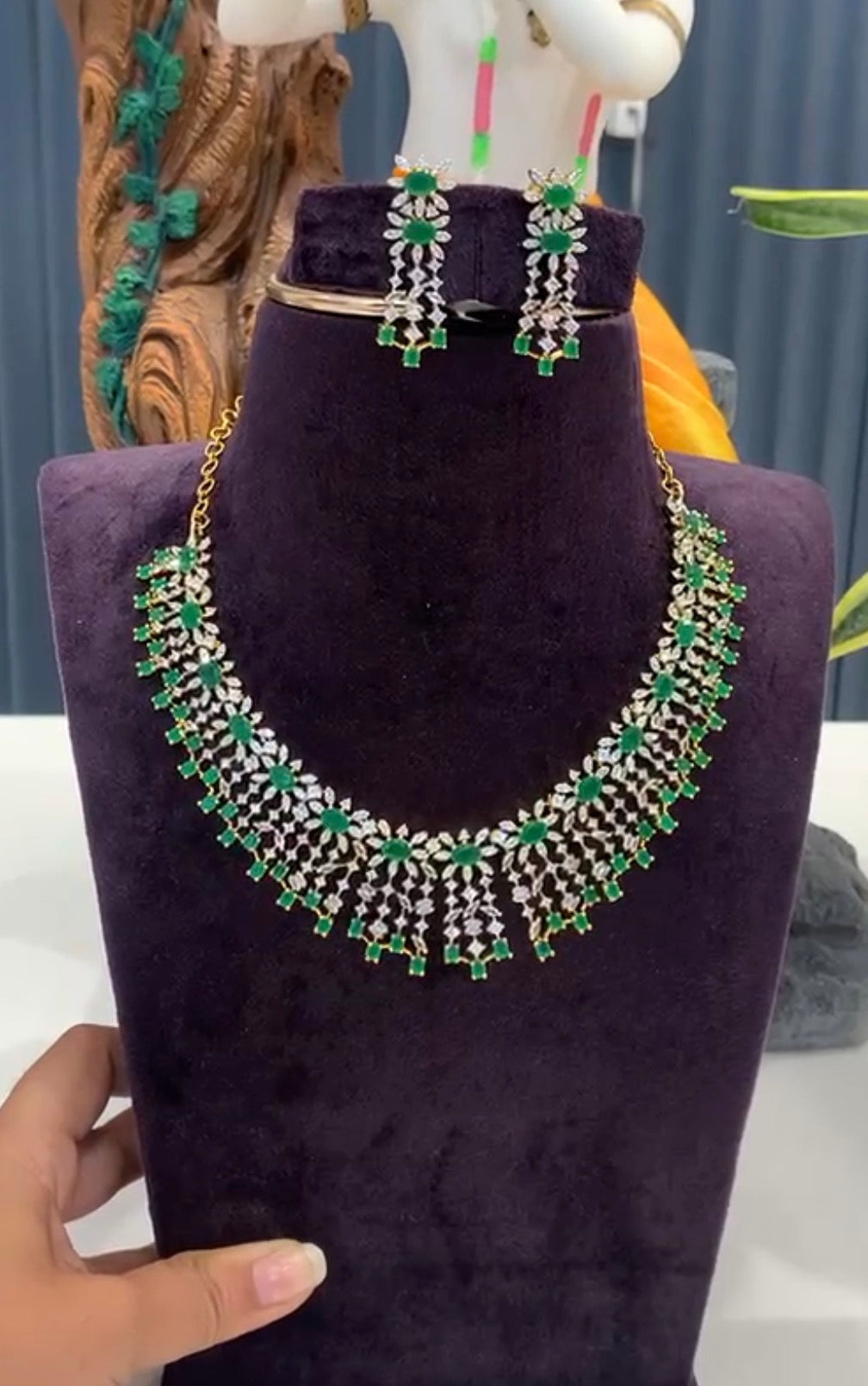 Beautiful GJ chocker