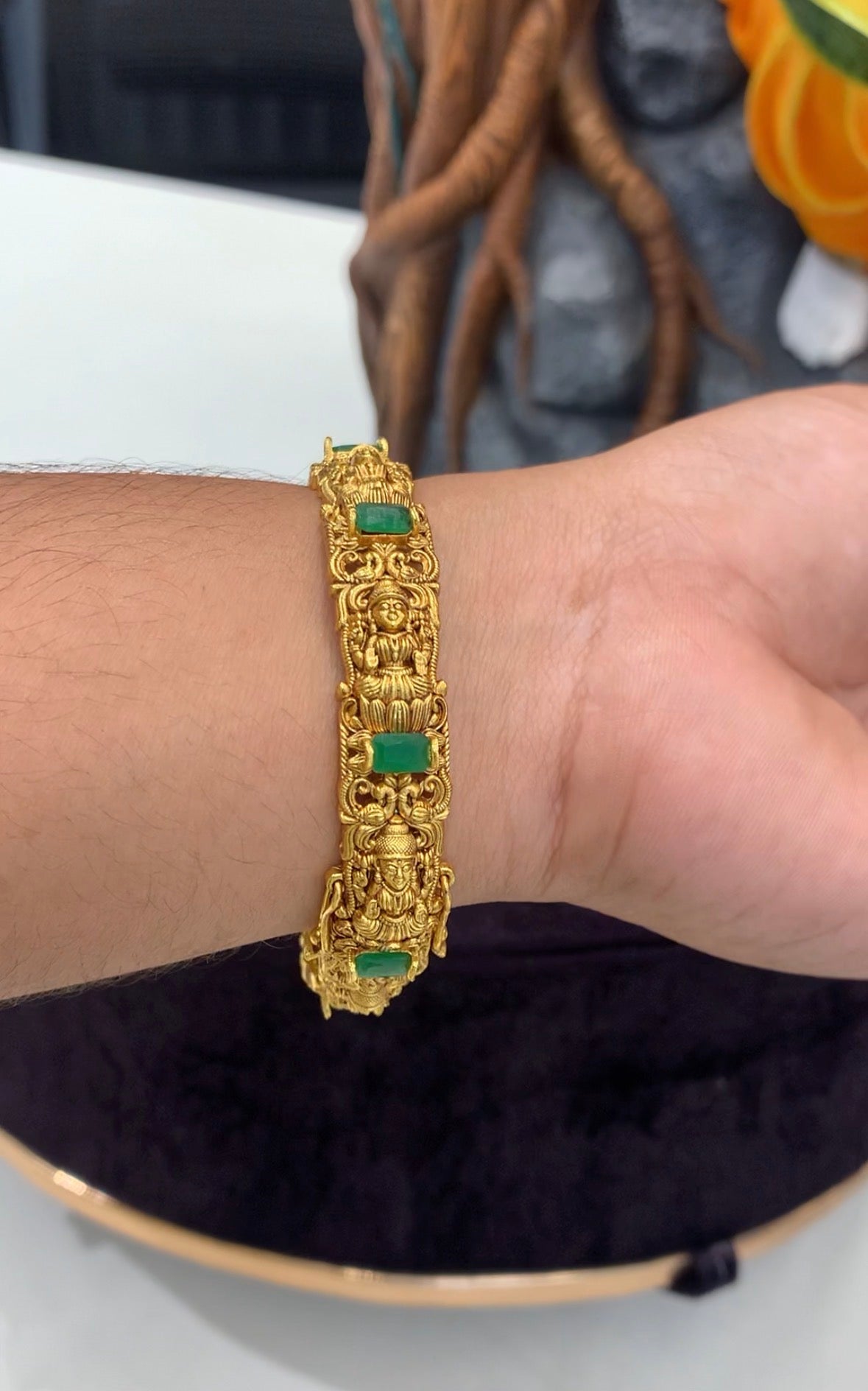 Beautiful openable bangle (free size)