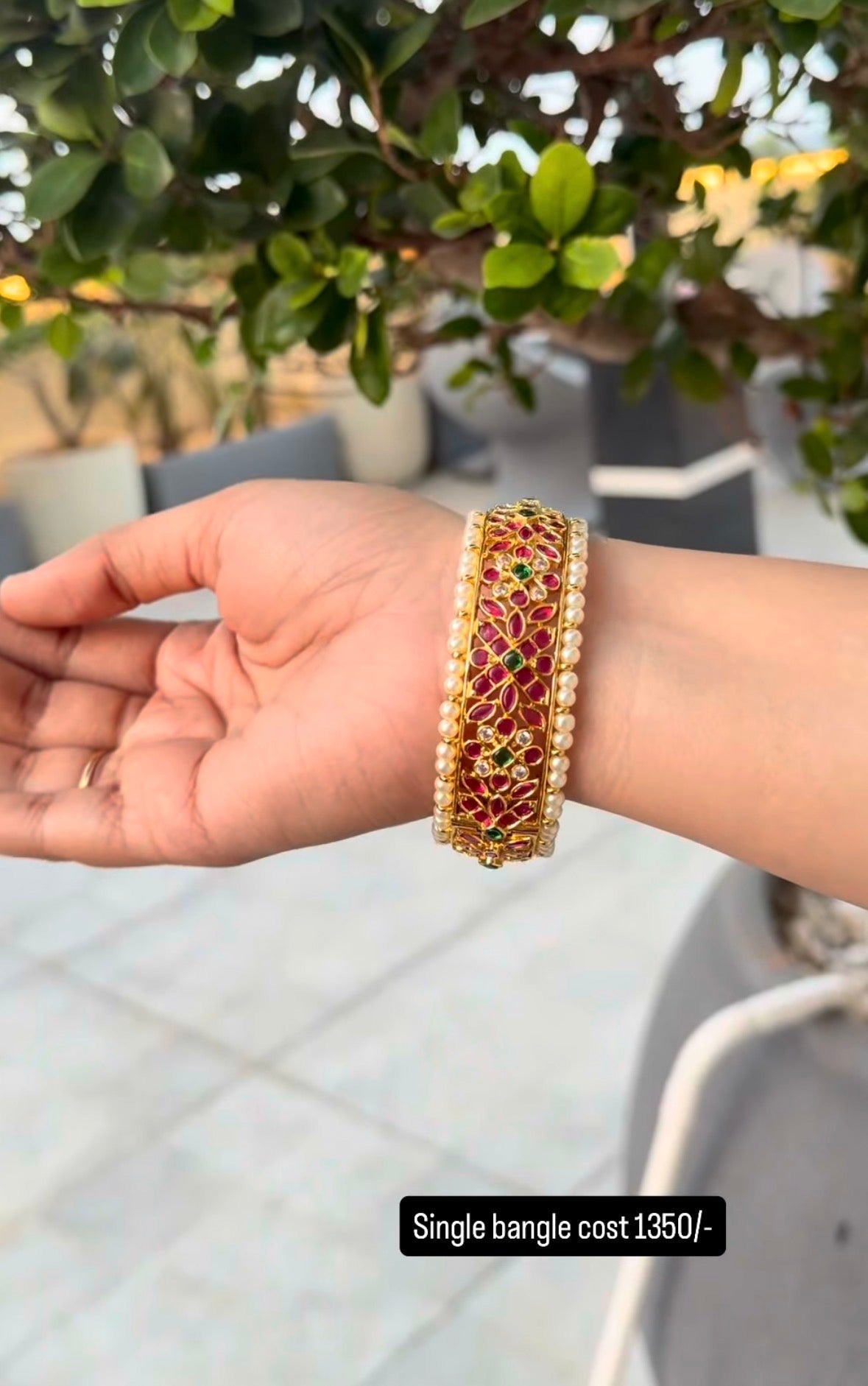 Beautiful bangle free size (single )
