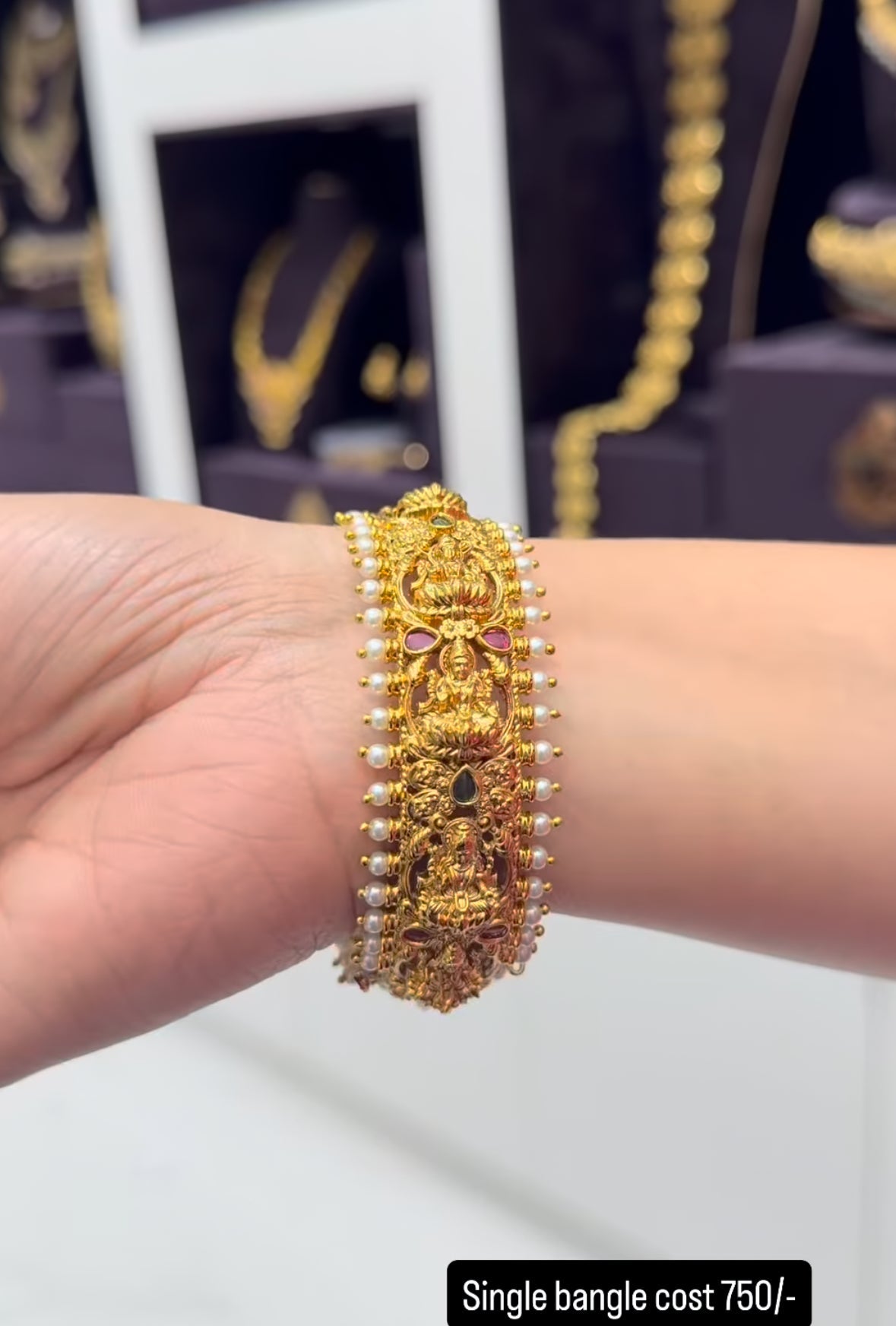 Beautiful traditional openable bangle