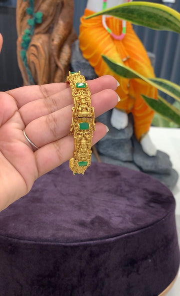 Beautiful openable bangle (free size)