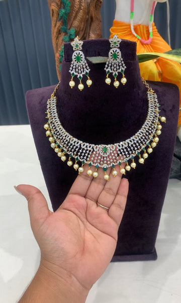 Beautiful GJ  Chocker set
