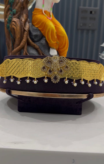 Beautiful adult vaddanam