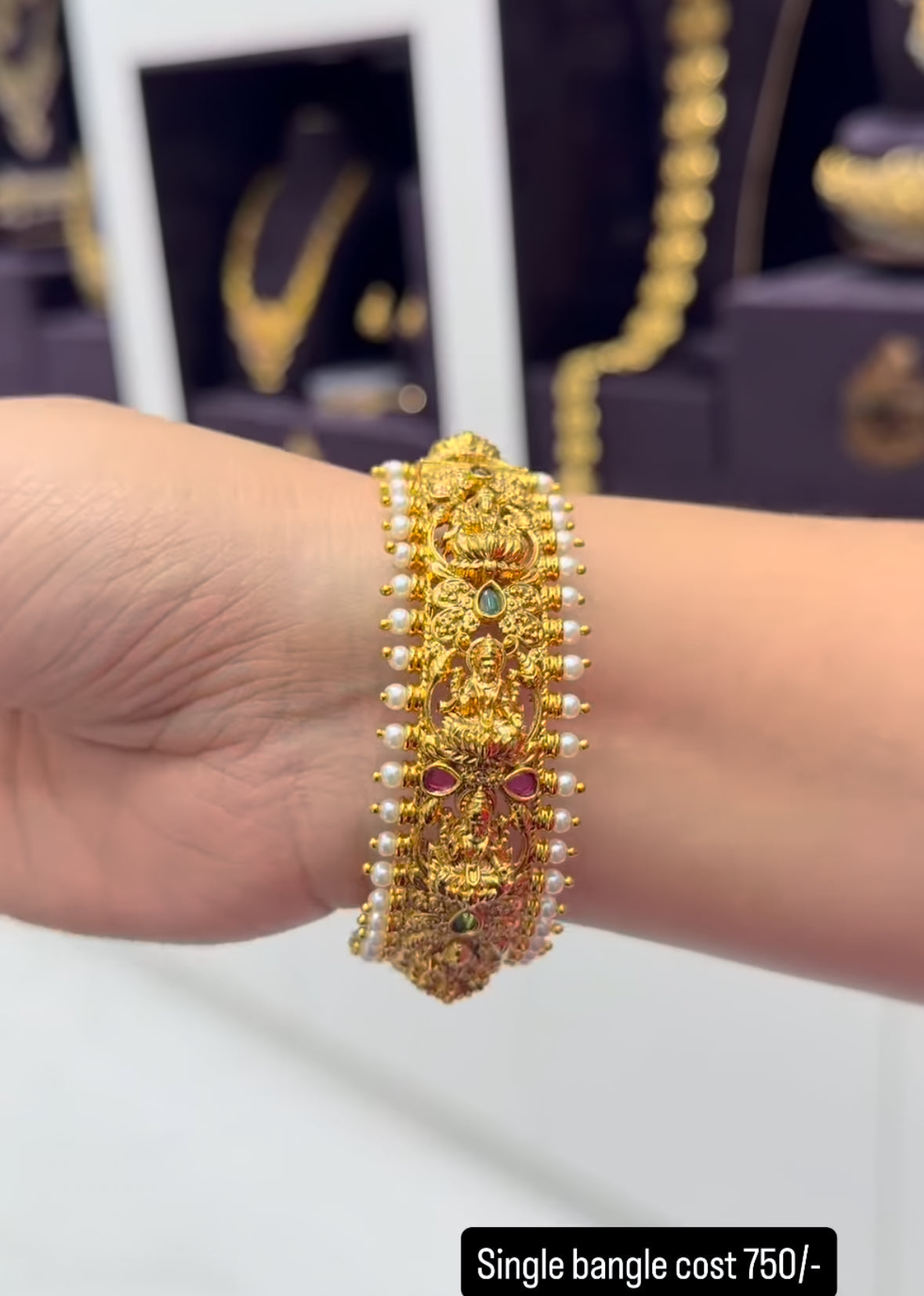 Beautiful traditional openable bangle