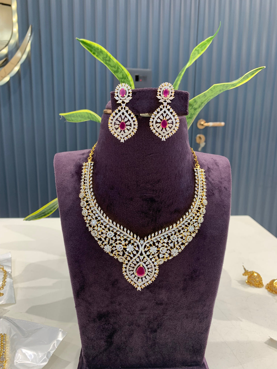 Beautiful Pink stone Chocker