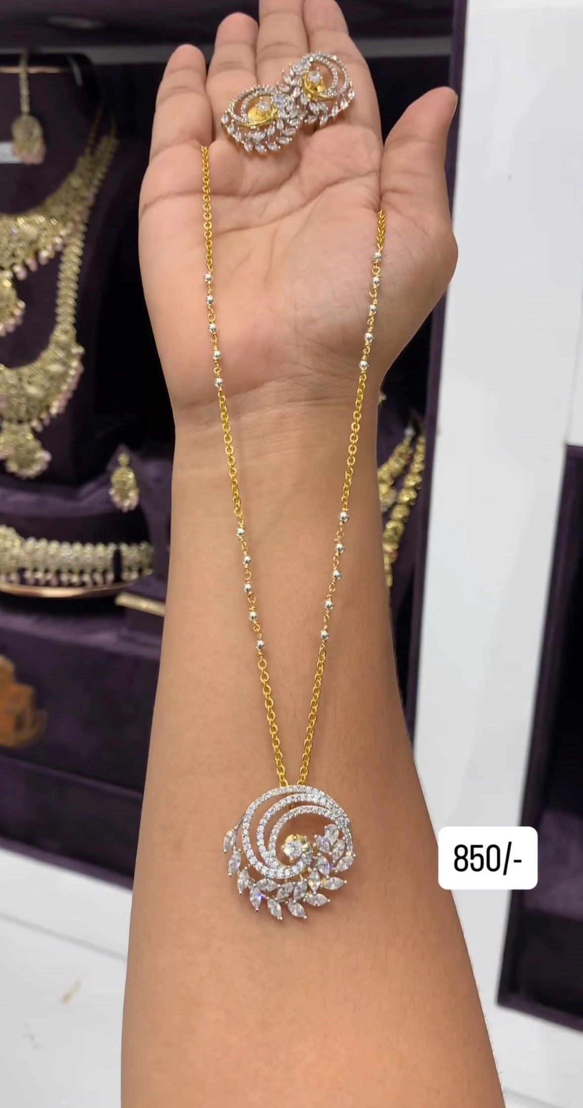 Beautiful GJ locket With customised Chandraharam chain 18 inches