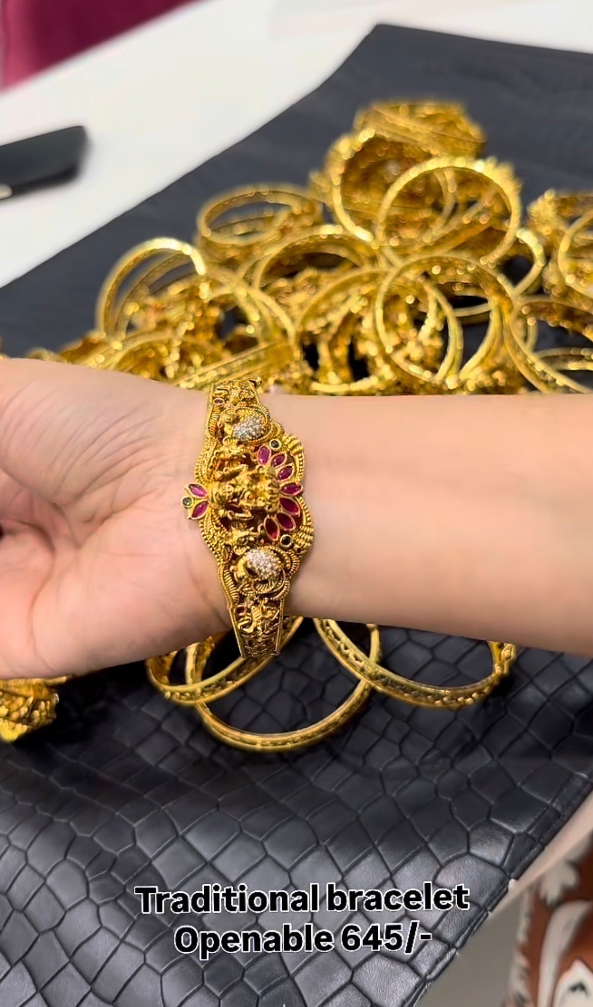 Beautiful Traditional Kada Bracelet Free size