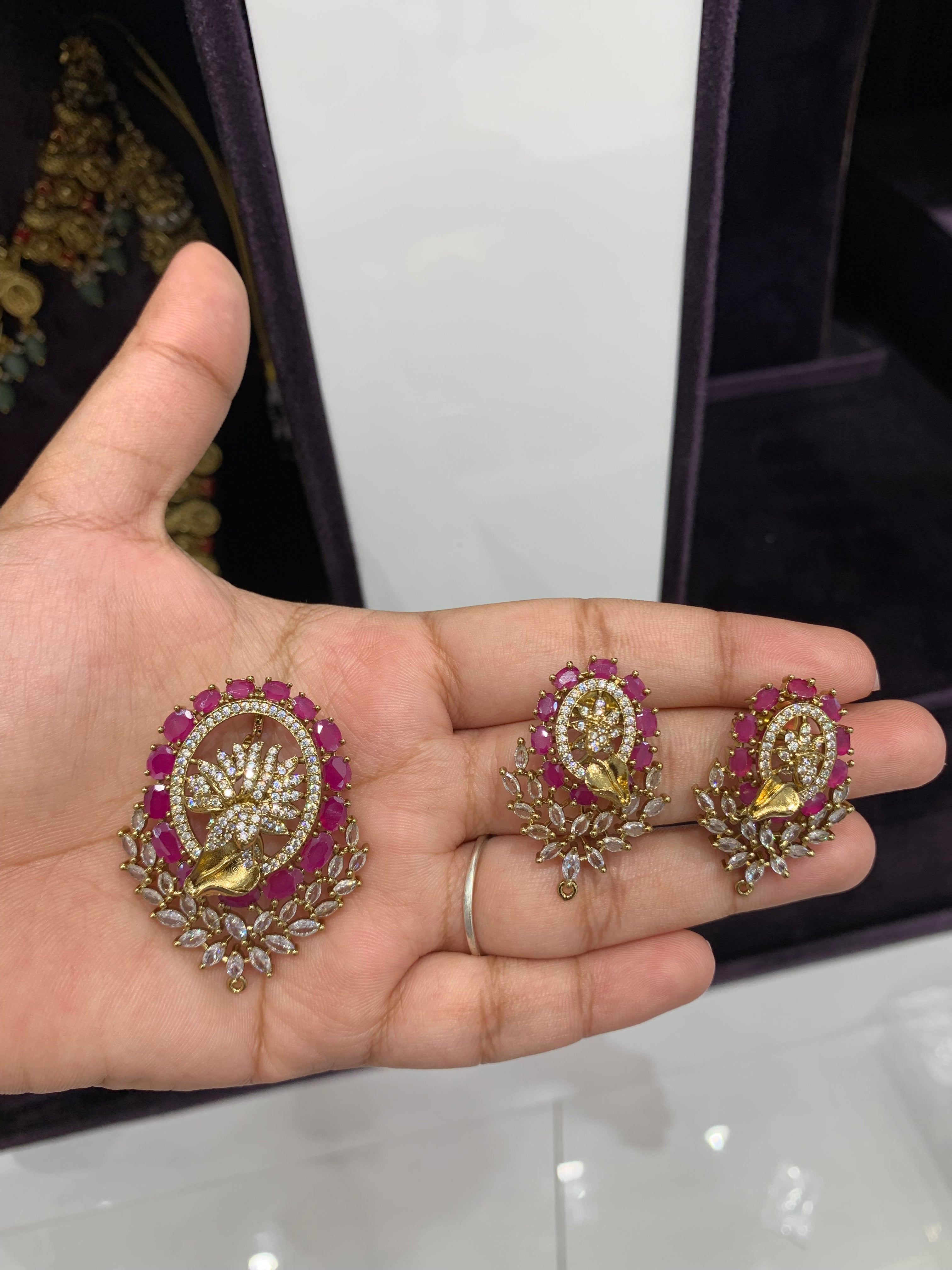 Beautiful Pendent set with Earrings And Backhook