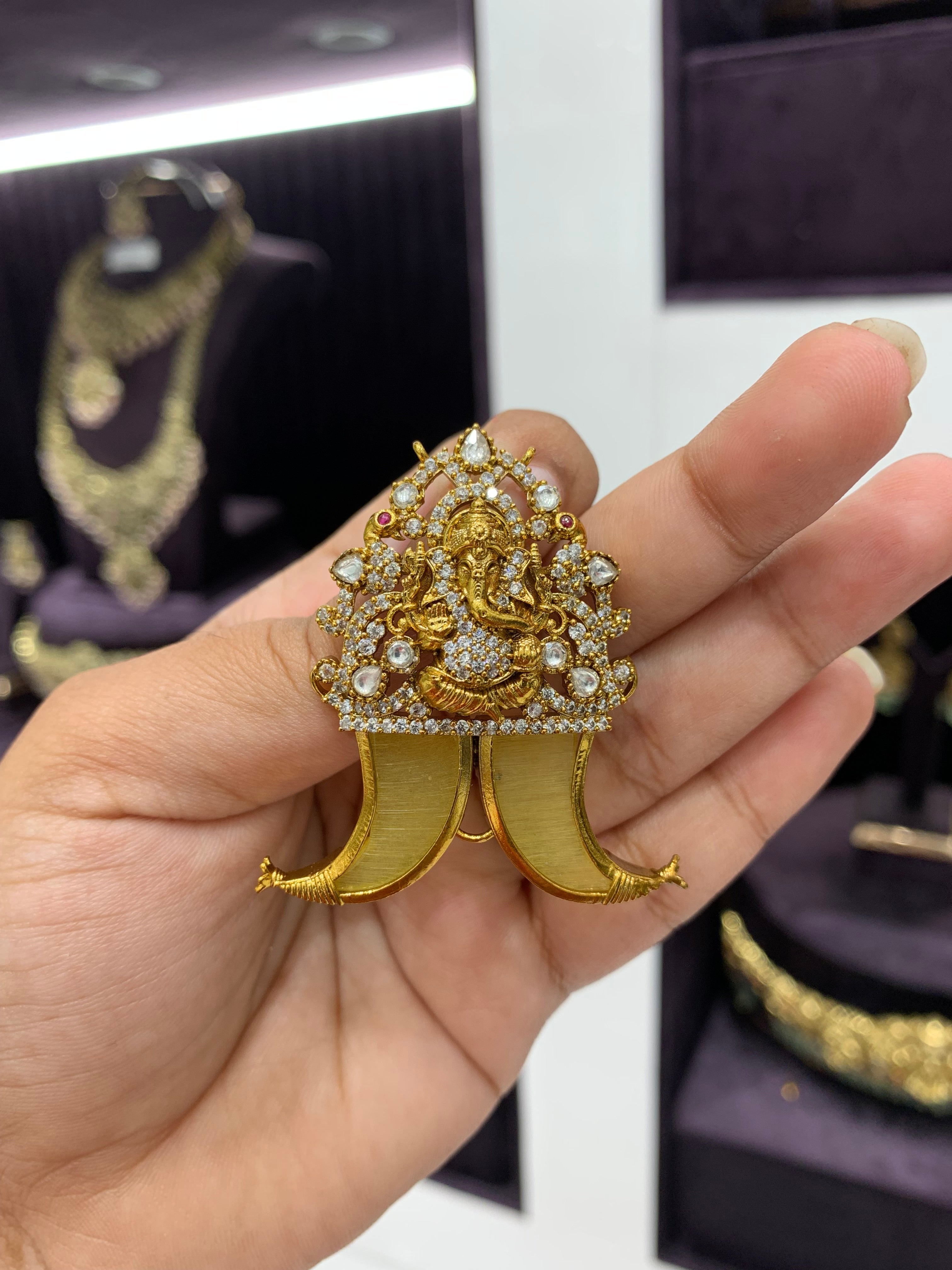 Beautiful Ganesh Tiger Nail with Backhook