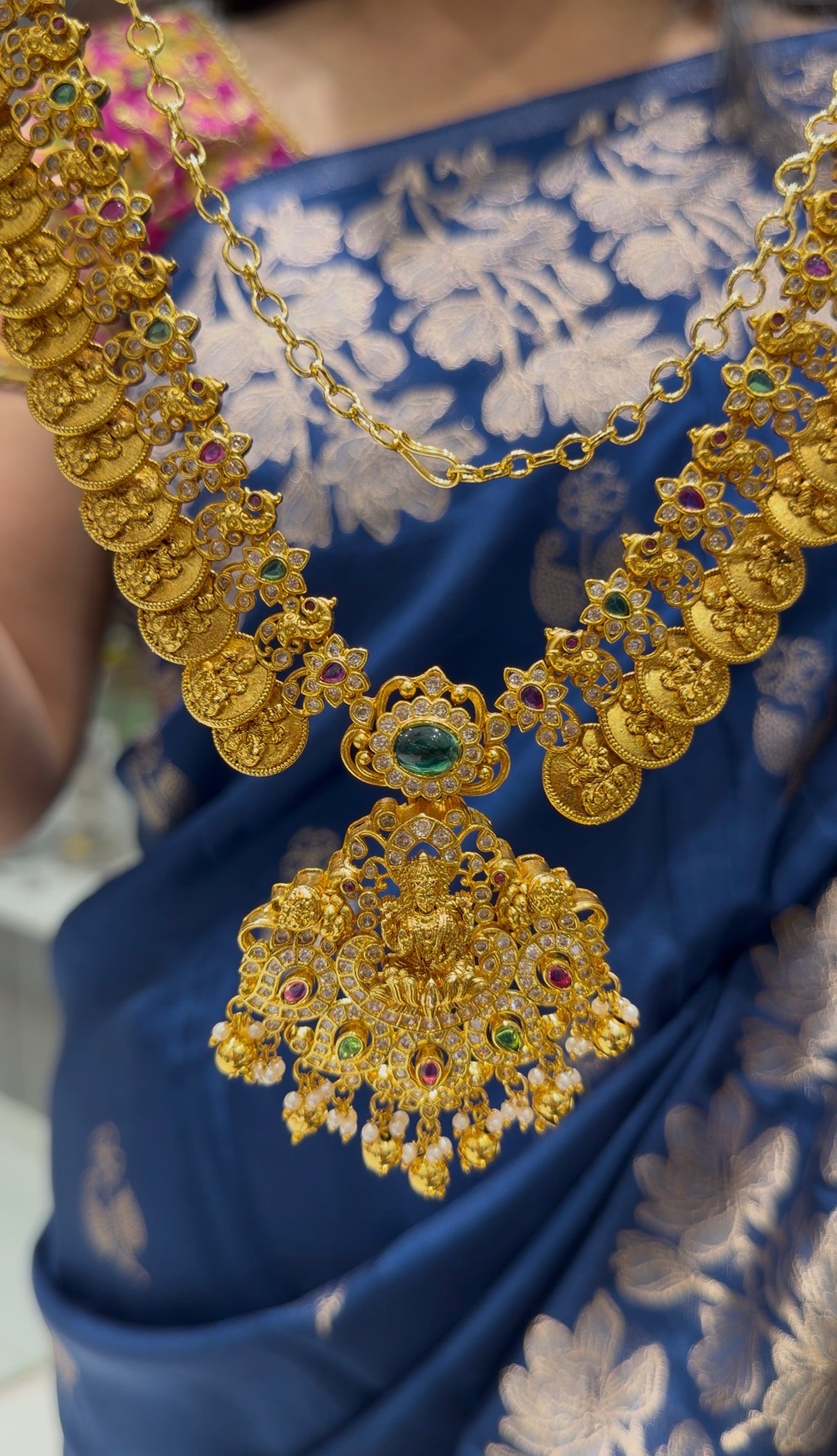 Kasulu Gold replica Necklace set with pushback earrings