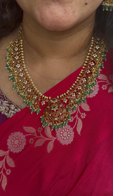 Beautiful pota stone & beads finishing necklace with pushback jumkis
