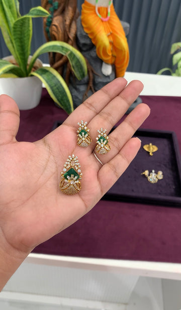 Beast green color CZ stones pendant set with back hook