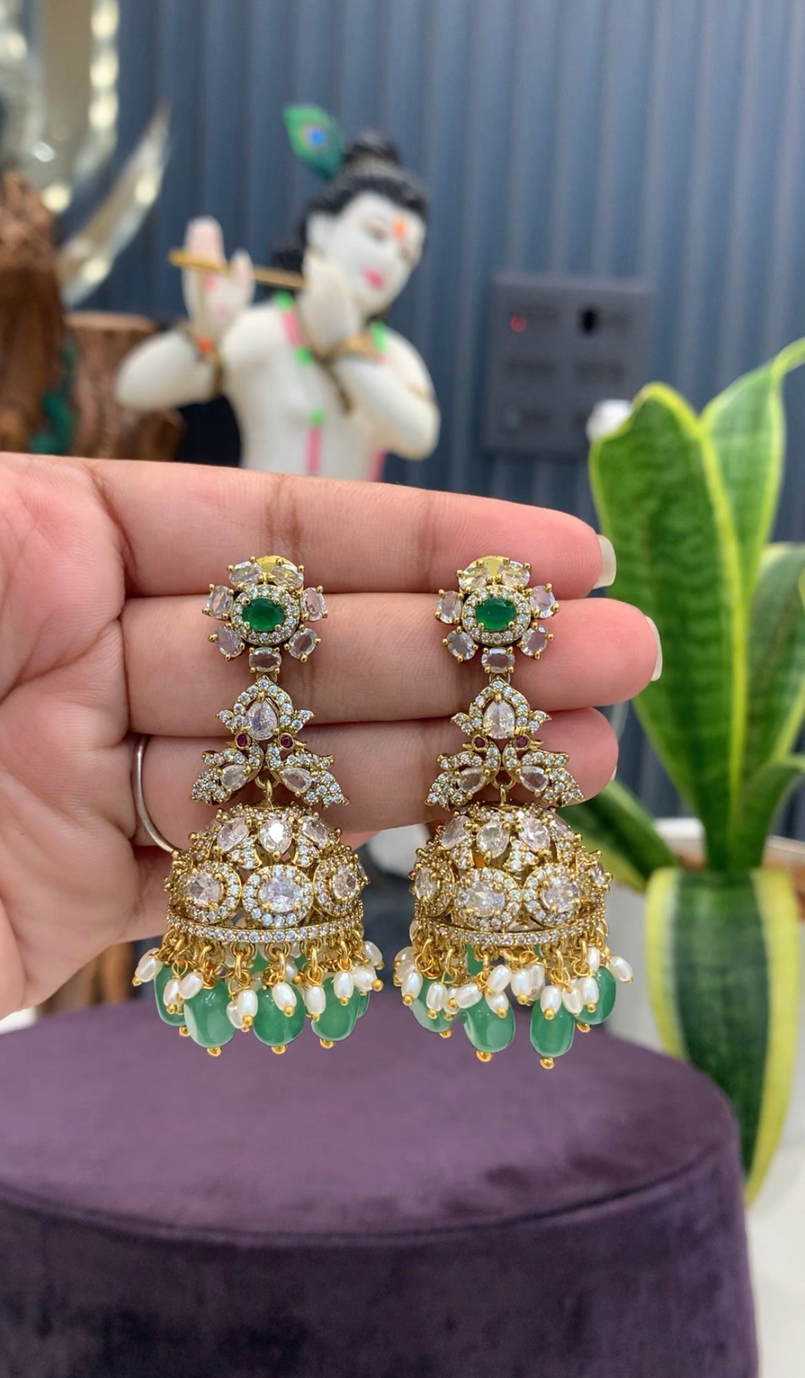 Beautiful CZ stones jumkis with pushback
