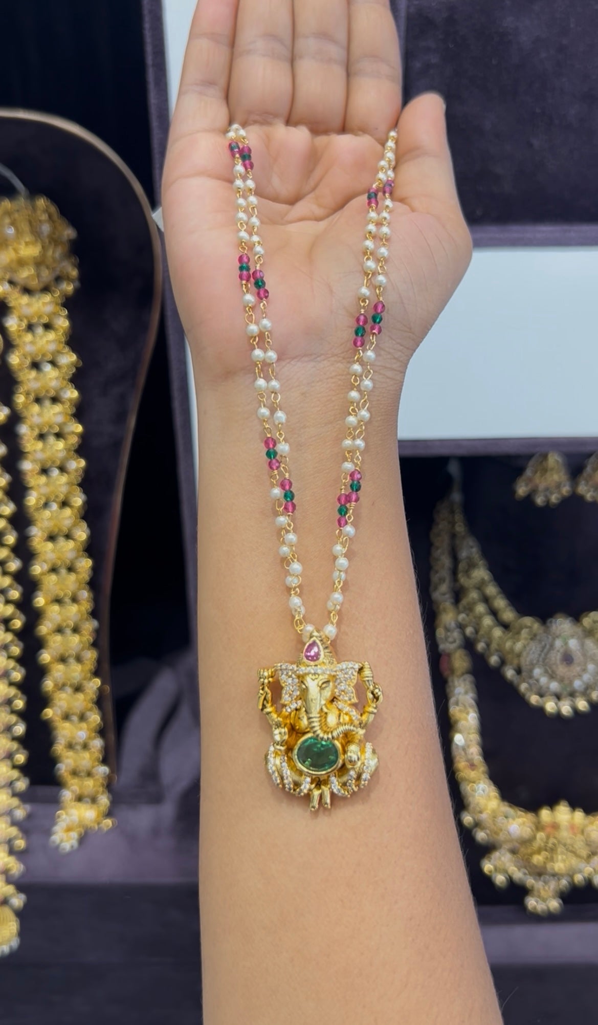 Beautiful ganesh pendent with handmaking beads & pearls chain 18 inchs long