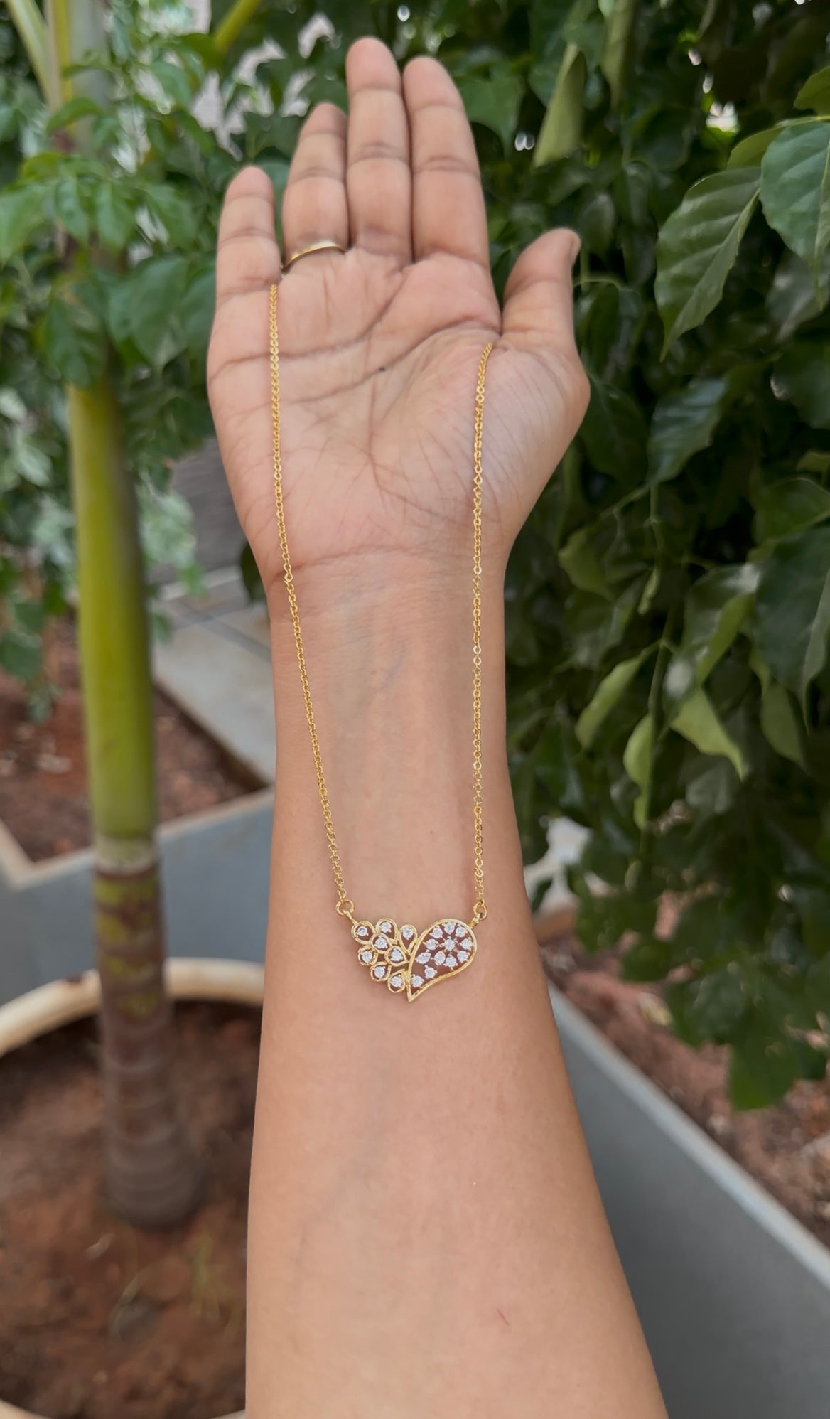 Because white stone locket with chandraharam chain 18 inchs long