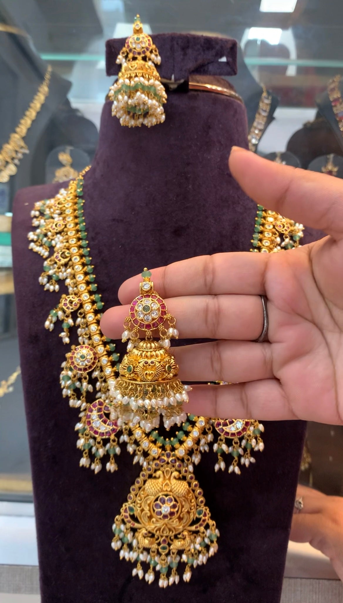 Beautiful pota stone gutti pusala long haram with pushback jumkis