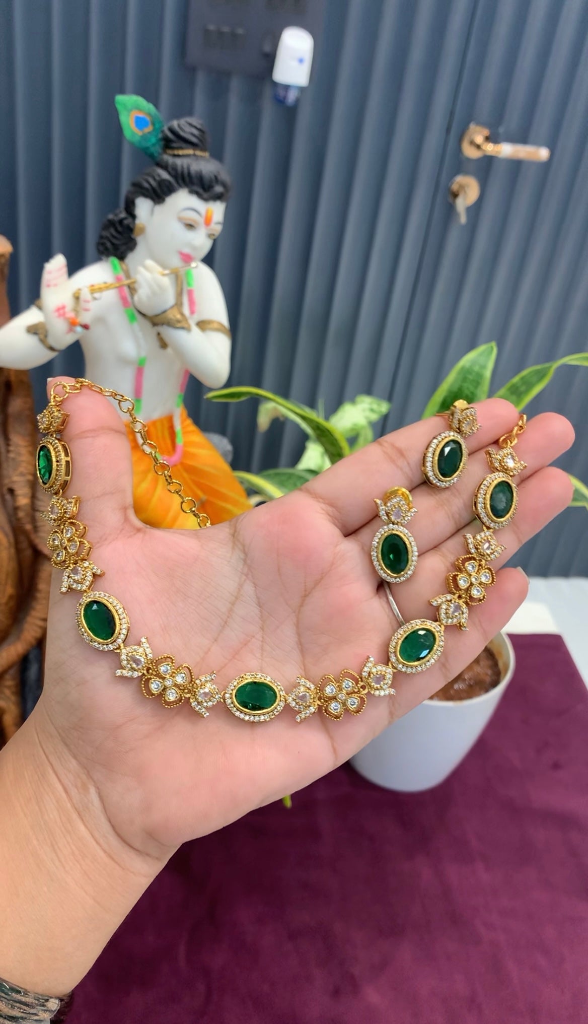 Beautiful green & white CZ stones necklace with pushback earrings