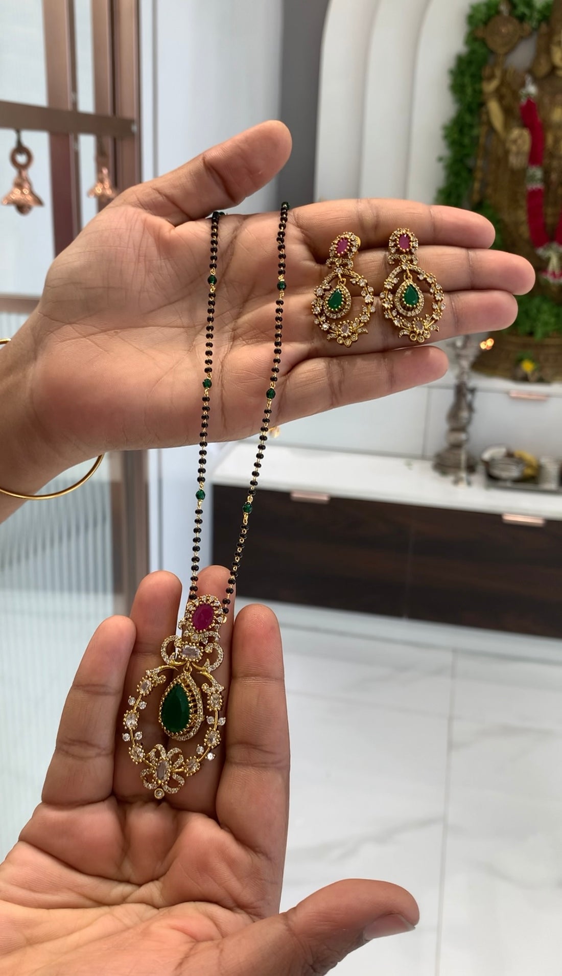 Beautiful multi stone pendant set with blackbeads chain 18 inchs long