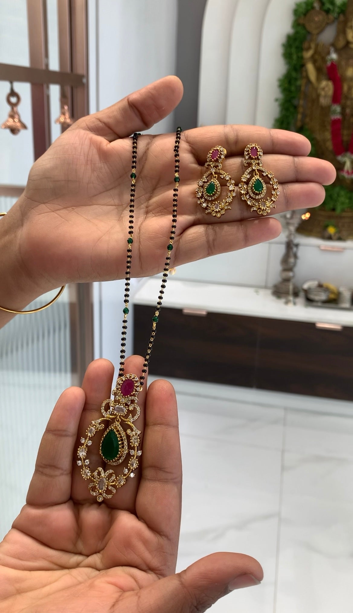 Beautiful multi stone pendant set with blackbeads chain 18 inchs long