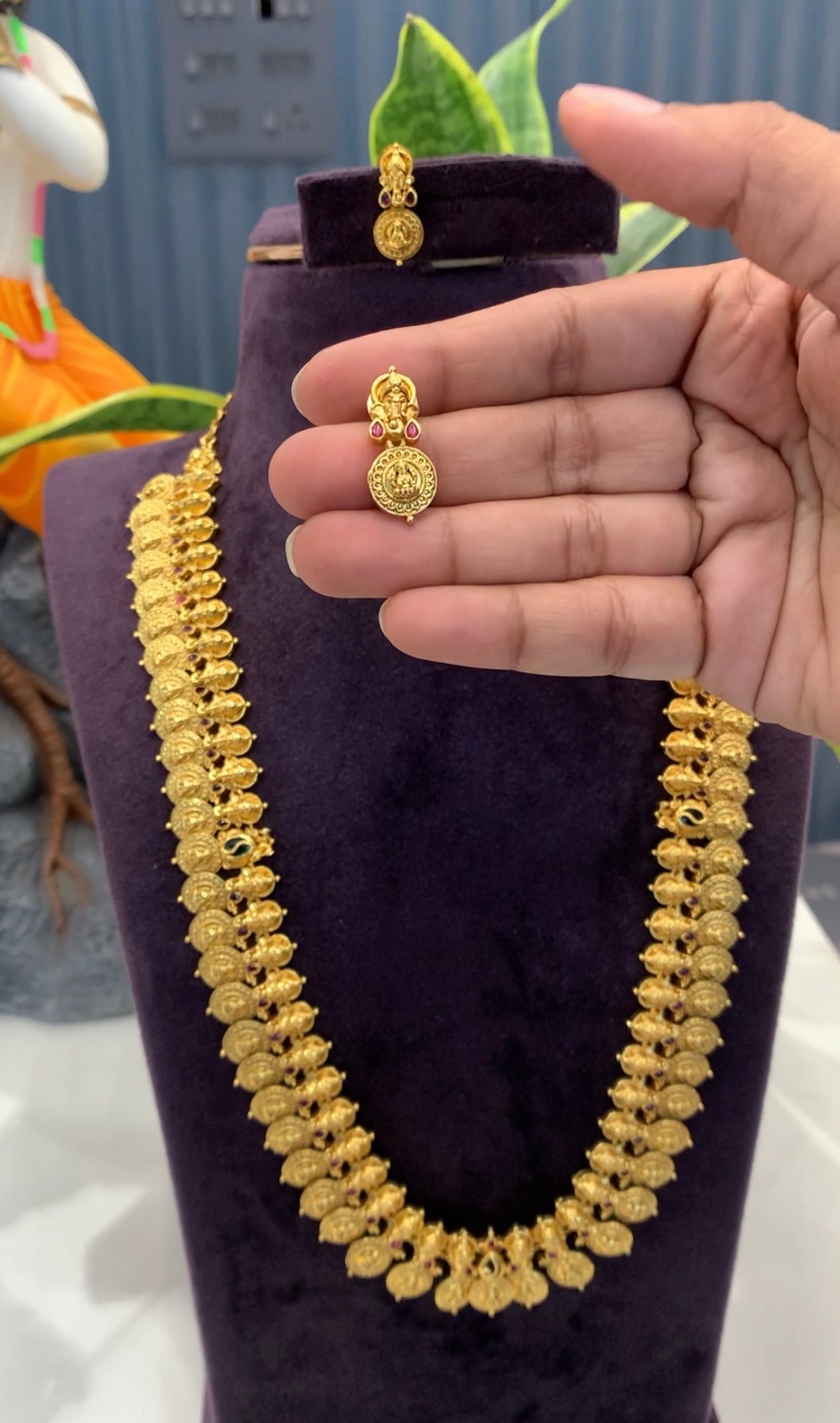 Beautiful kasula long haram with pushback earrings