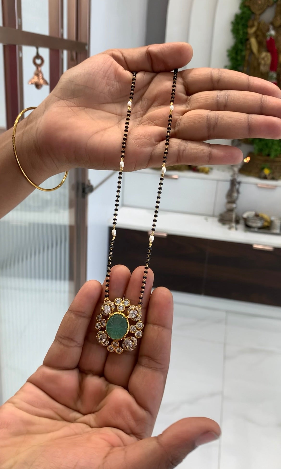 Beautiful green color carving stone pendant with blackbeads chain 18 inchs long