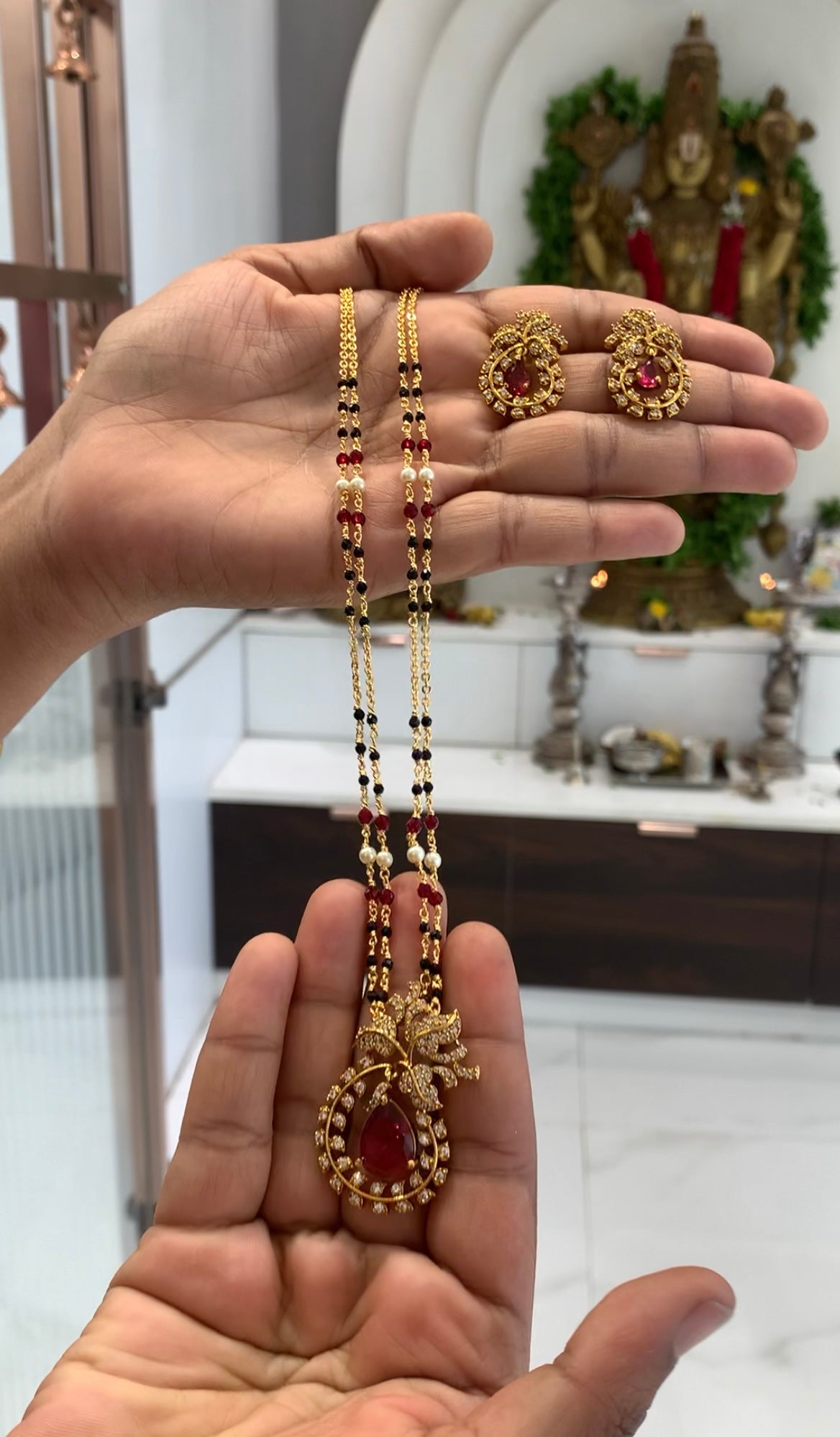 Beautiful red color pendant set with handmaking blackbeads & chandraharam chain 18 inchs long