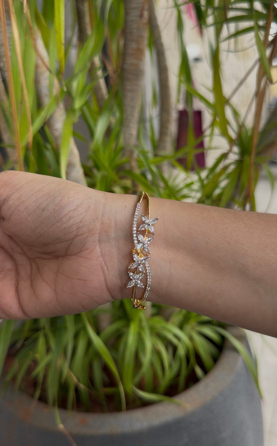 Beautiful white stones diamond replica openable bracelet