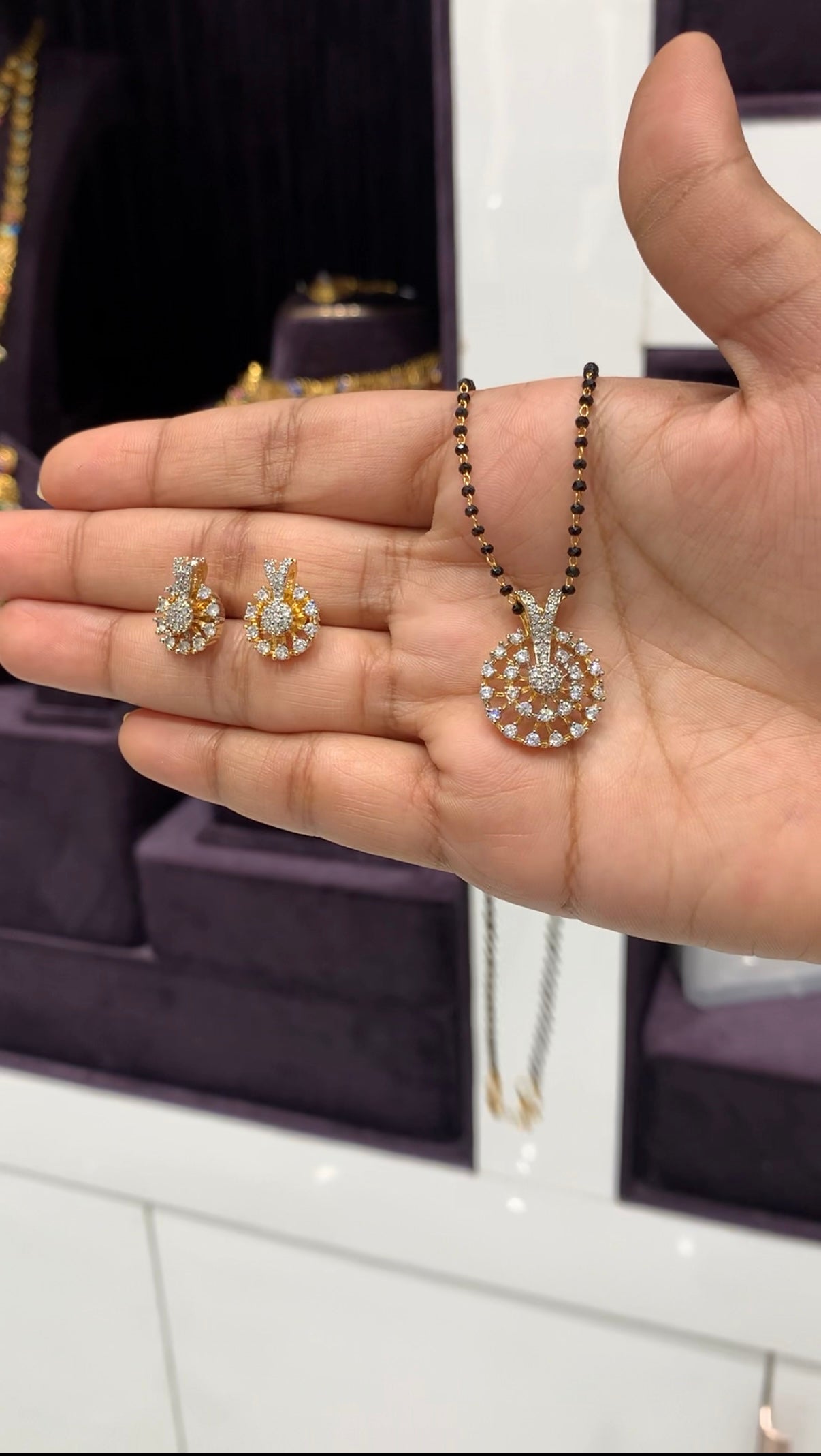 Beautiful 18inch blackbeads chain with diamond replica pendent set