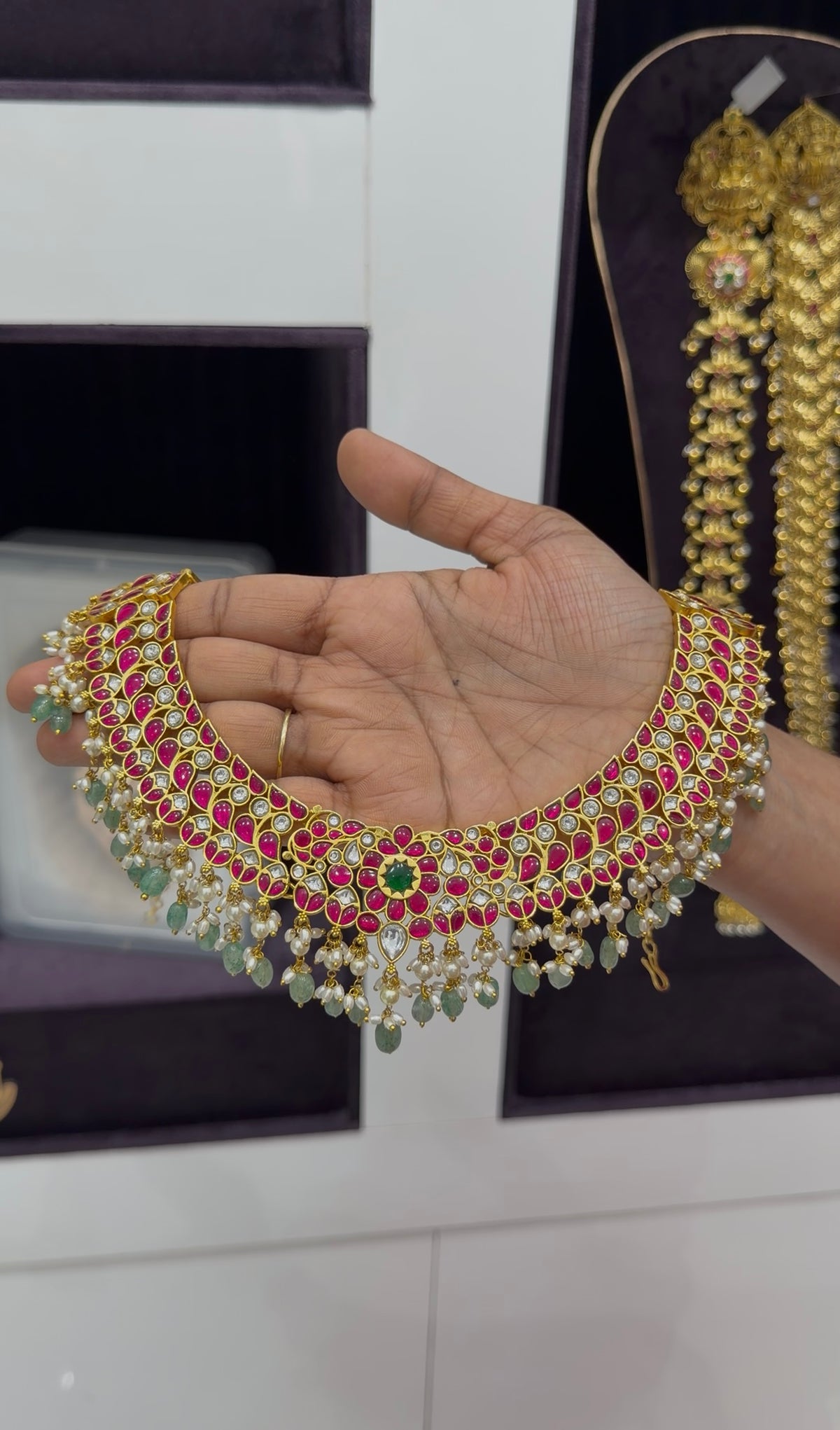 Beautiful jadau kundhan neck set with beads finishing