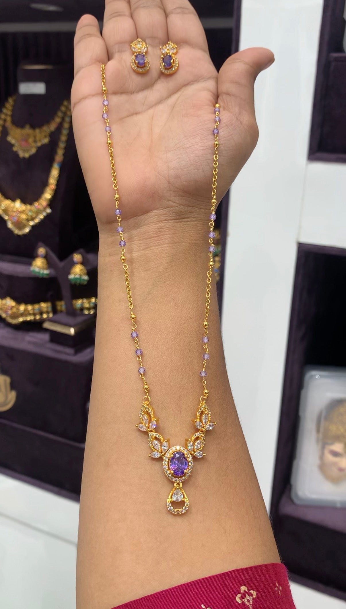 Beautiful 18inch beads chain with locket and earrings