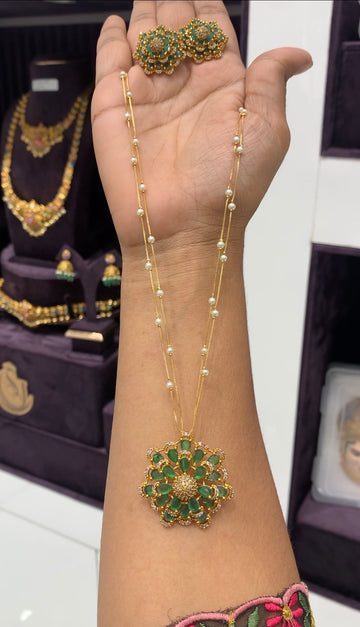 Beautiful green stone pendant set with 2 layers white pearls mala 18 inchs long
