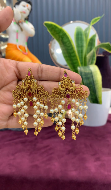 Beautiful pushback ear hangings with pearls chain