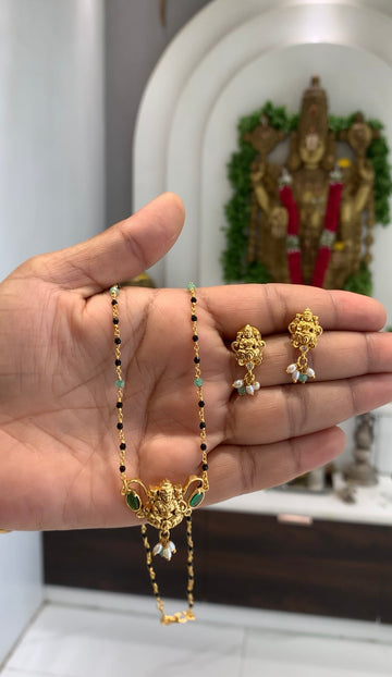 Beast Lakshmi devi pendant set with handmaking blackbeads chain 18 inchs long