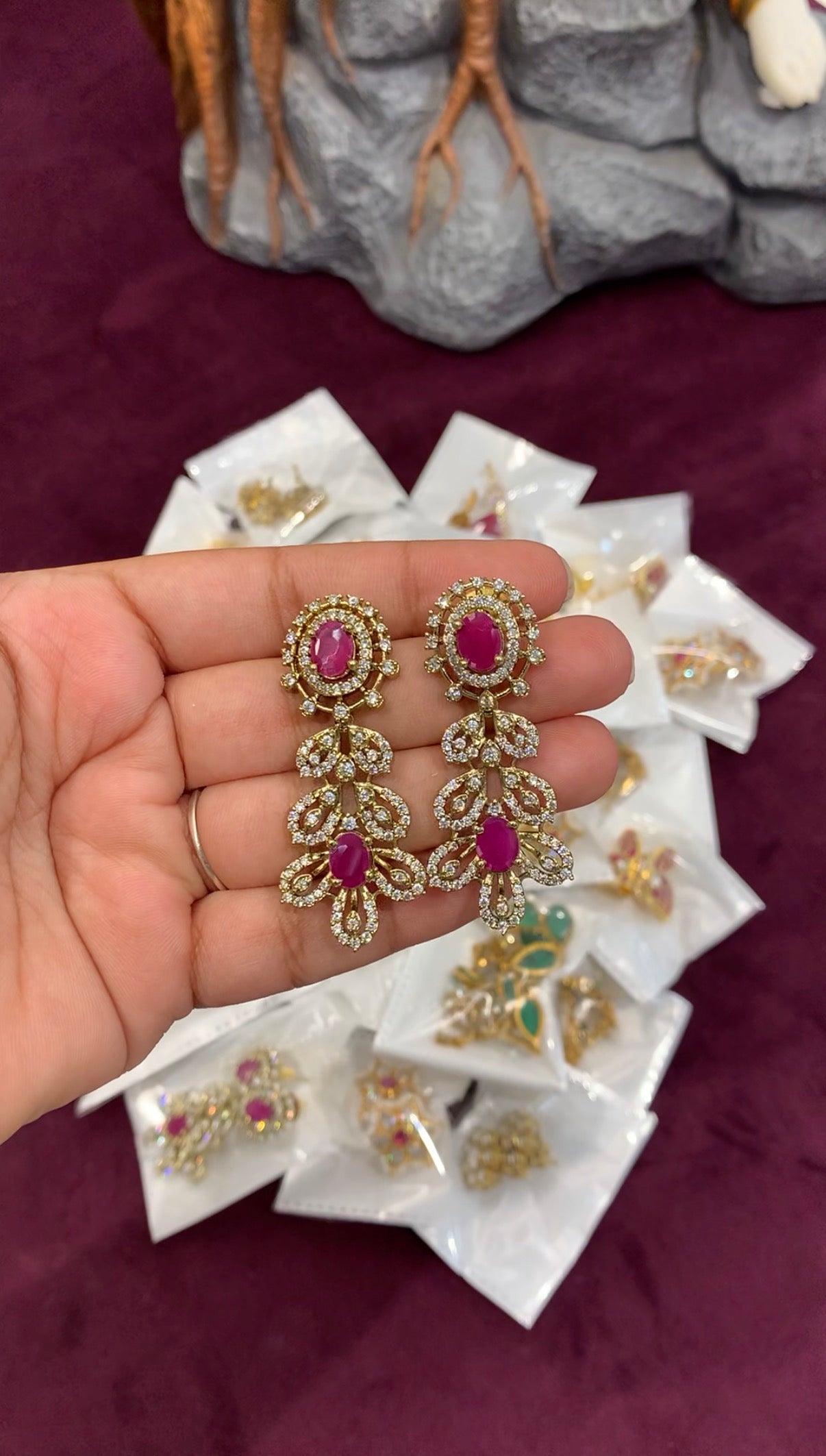 Beautiful hanging model earrings with pushback