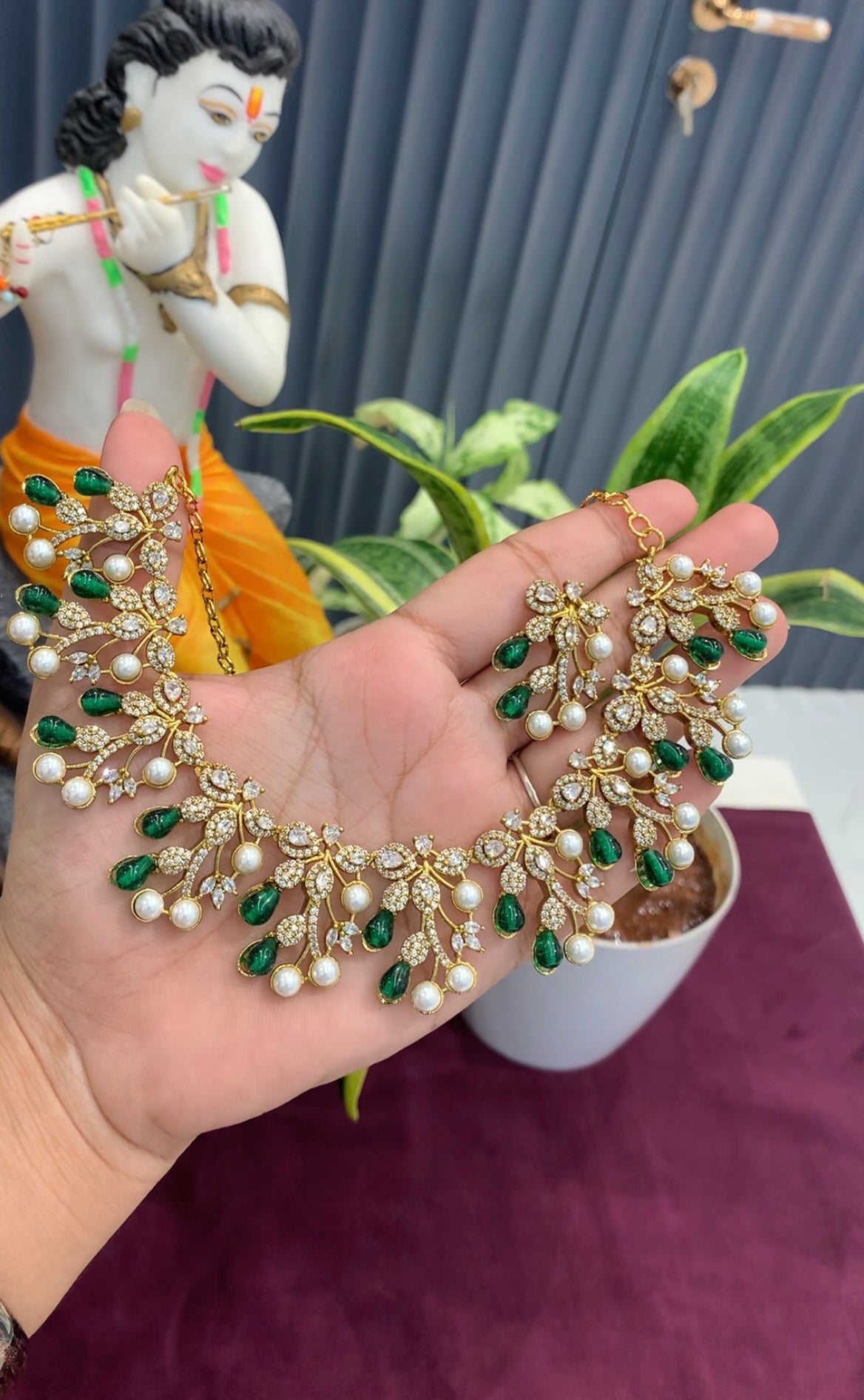 Beautiful green & white  CZ stones necklace  with pushback earrings