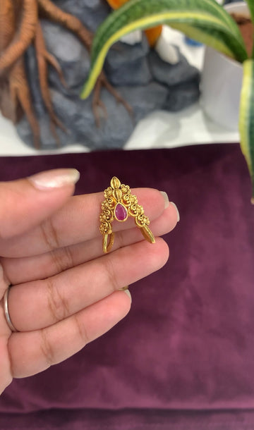Beautiful pink stone finger ring