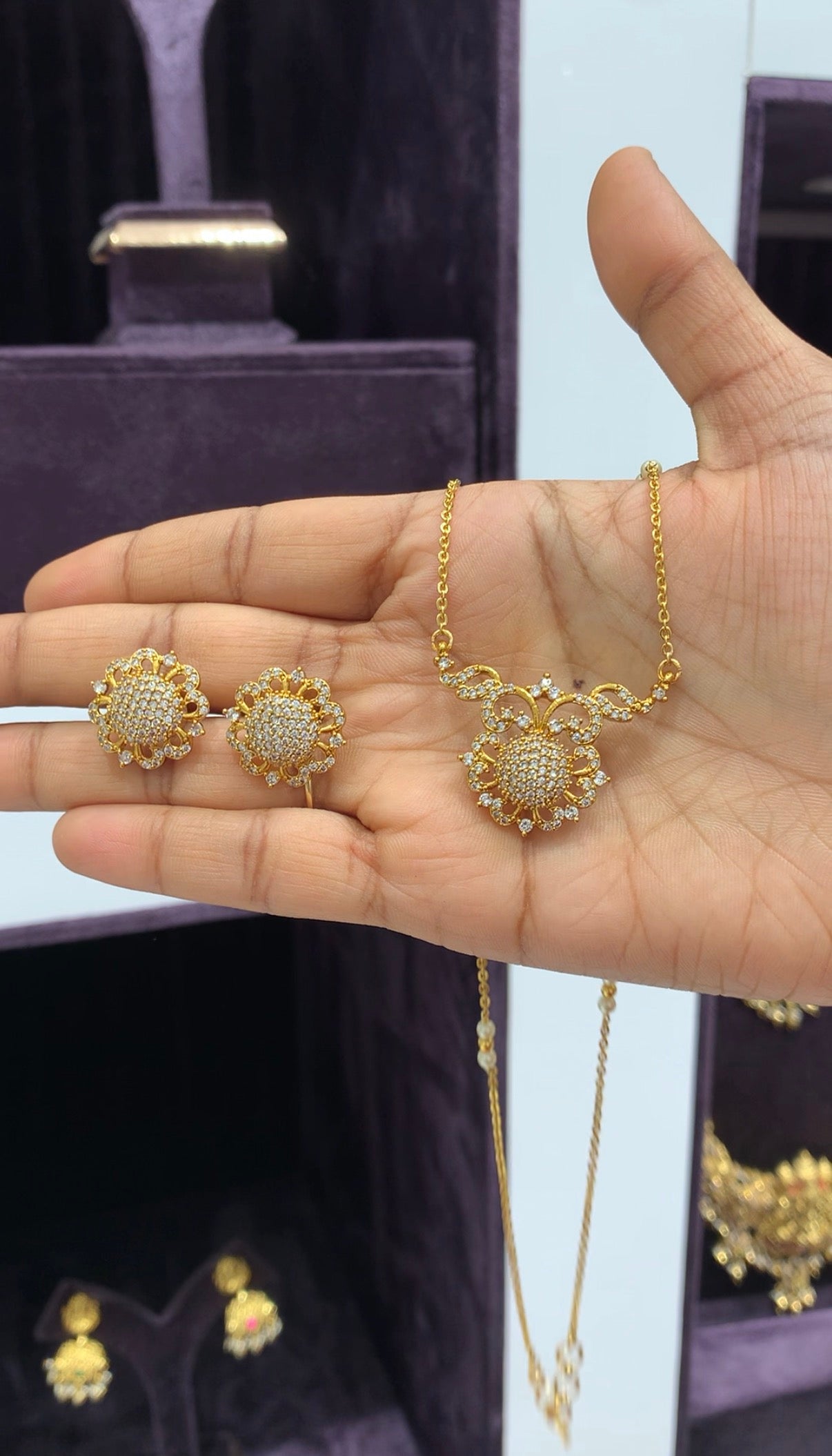 Beautiful 18inch chain with locket and earrings