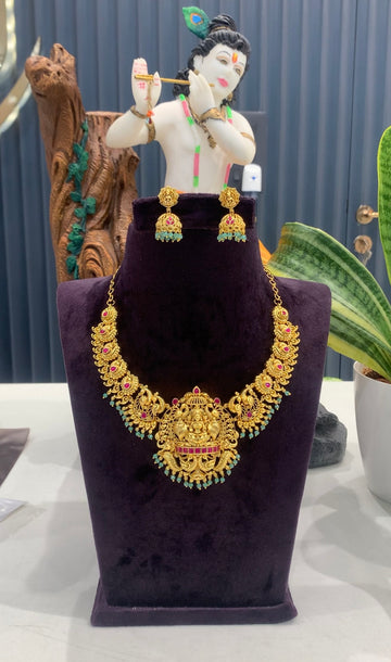 Beautiful jadau kundhan Lakshmi devi necklace set with pushback jumkis